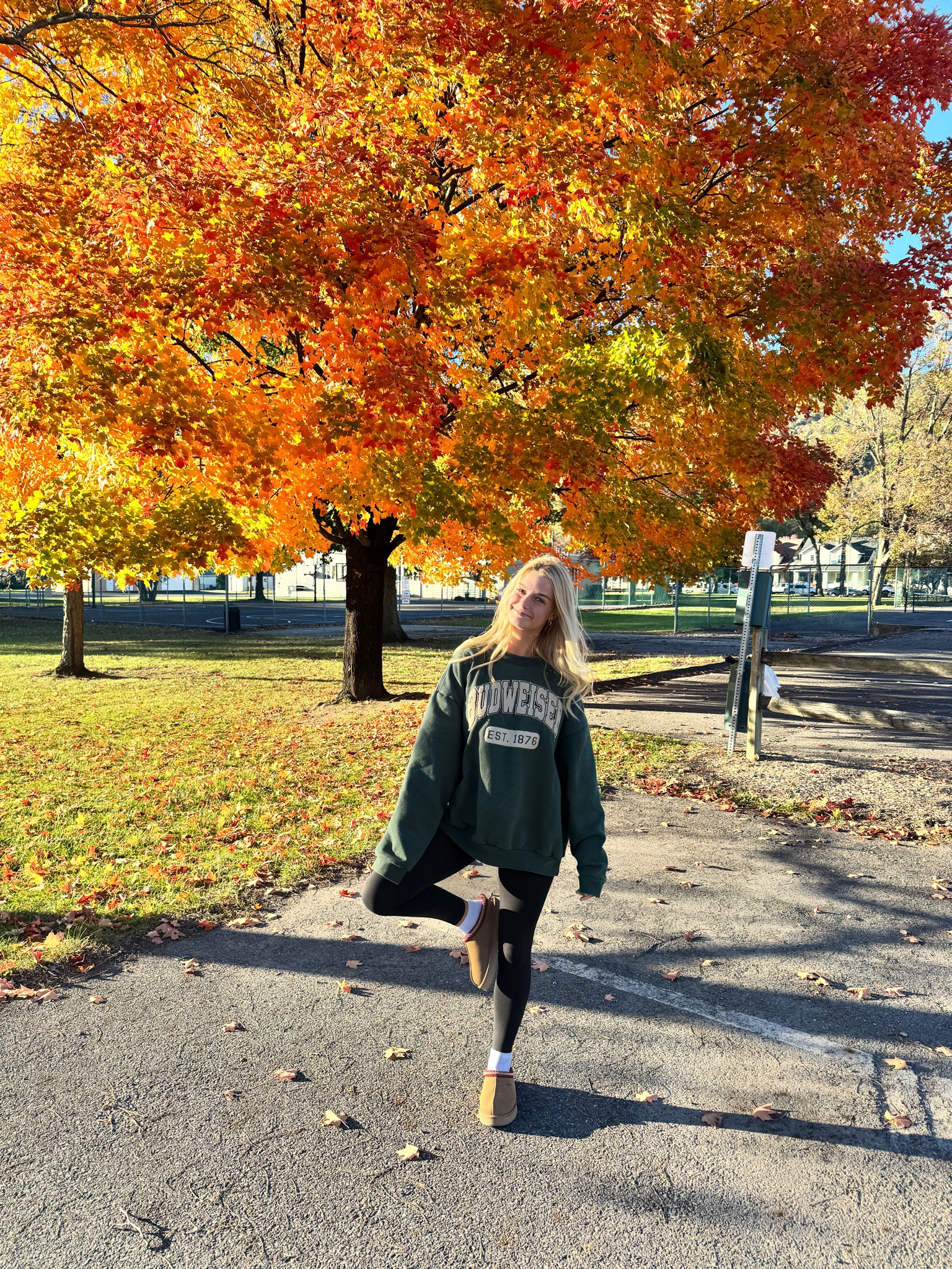 ITS FALL Y'ALL 🌞🍁 (i couldnt find the crewneck so i linked a similar hoodie from the same brand)