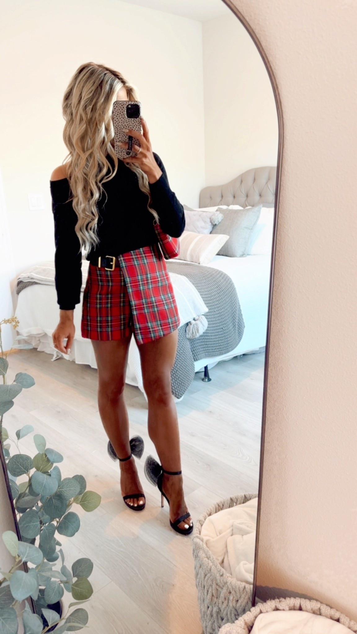 Holiday Outfit styled with an off-the-shoulder sweater, red plaid skirt on SALE, matching tartan bag, + bow heels.

Holiday party outfit, Christmas outfit, Christmas party outfit, holiday skirt, plaid skort, tartan skirt, Christmas skirt, holiday heels, holiday purse

#LTKHoliday #LTKSaleAlert #LTKootd