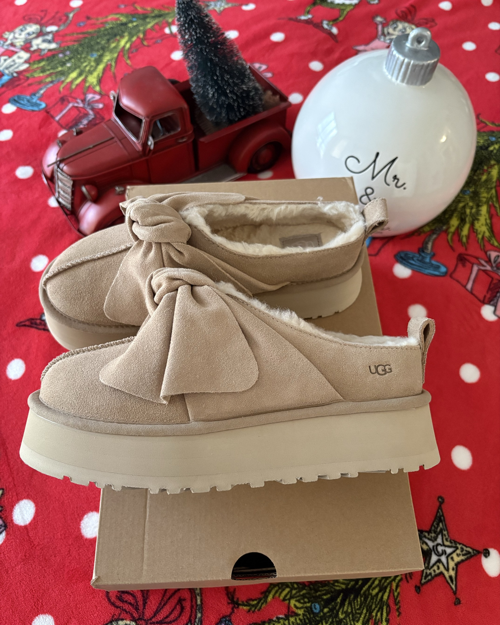 Ugg bow slippers. Size 6

#LTKHoliday #LTKGiftGuide #LTKMidsize
