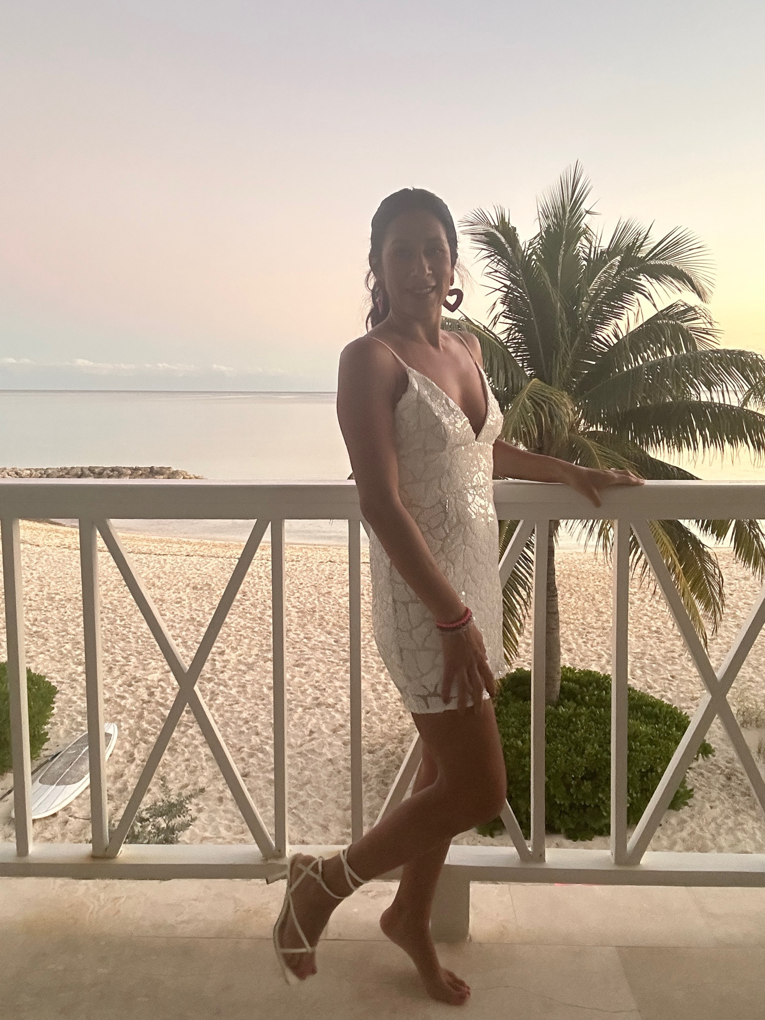 When you don’t have a full length mirror… you get creative. Summer Outfit. Loved all the sparkle! 

#LTKTravel #LTKSeasonal #LTKStyleTip