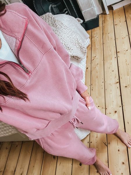 This pink sweatsuit is the perfect pop of color this spring!

#LTKstyletip #LTKFind #LTKSeasonal