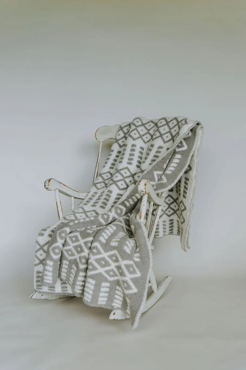 Ultimate Grey & Cloud White Diamond Point Extended Throw | Sunset Snuggles