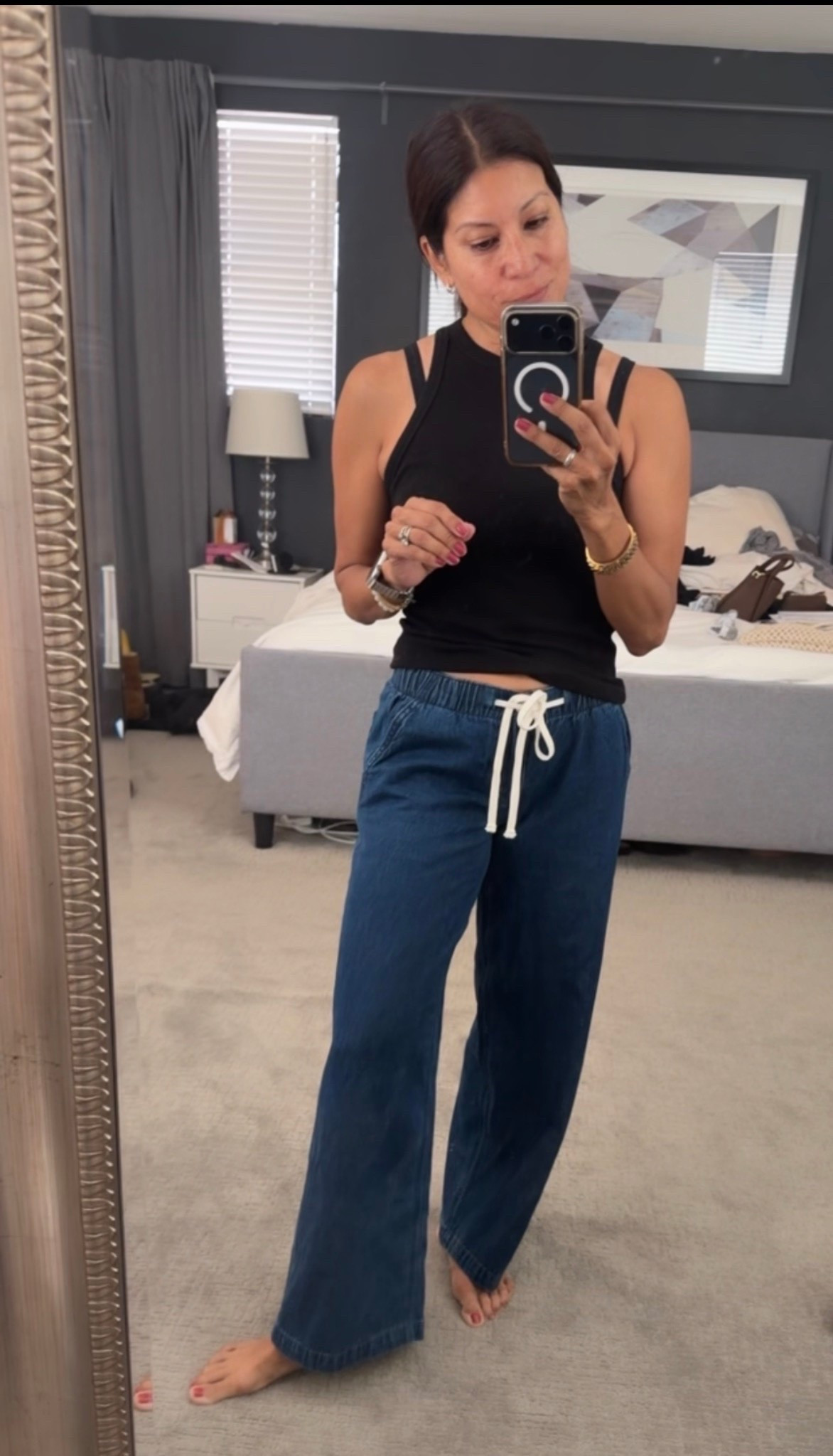 Low rise wide leg jeans 

@American Eagle Outfitters 
Wearing xs

#LTKPetite #LTKOver40 #LTKSeasonal