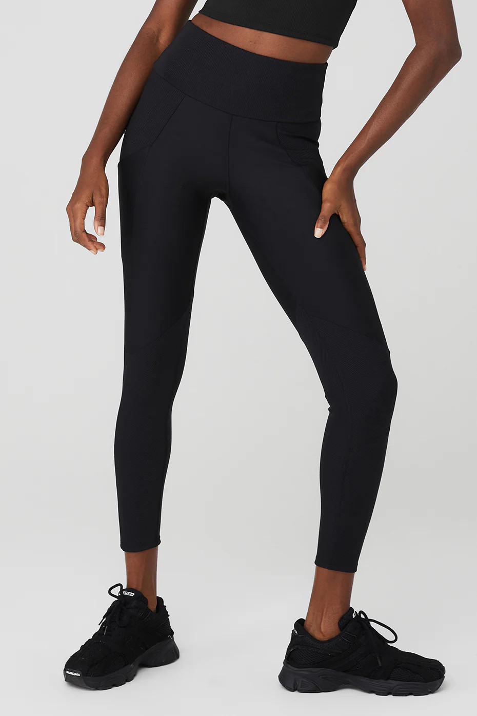 Alo YogaÅ½ | Ribbed Airlift High-Waist 7/8 Enchanted Legging in Black, Size: 2XS | Alo Yoga (US)