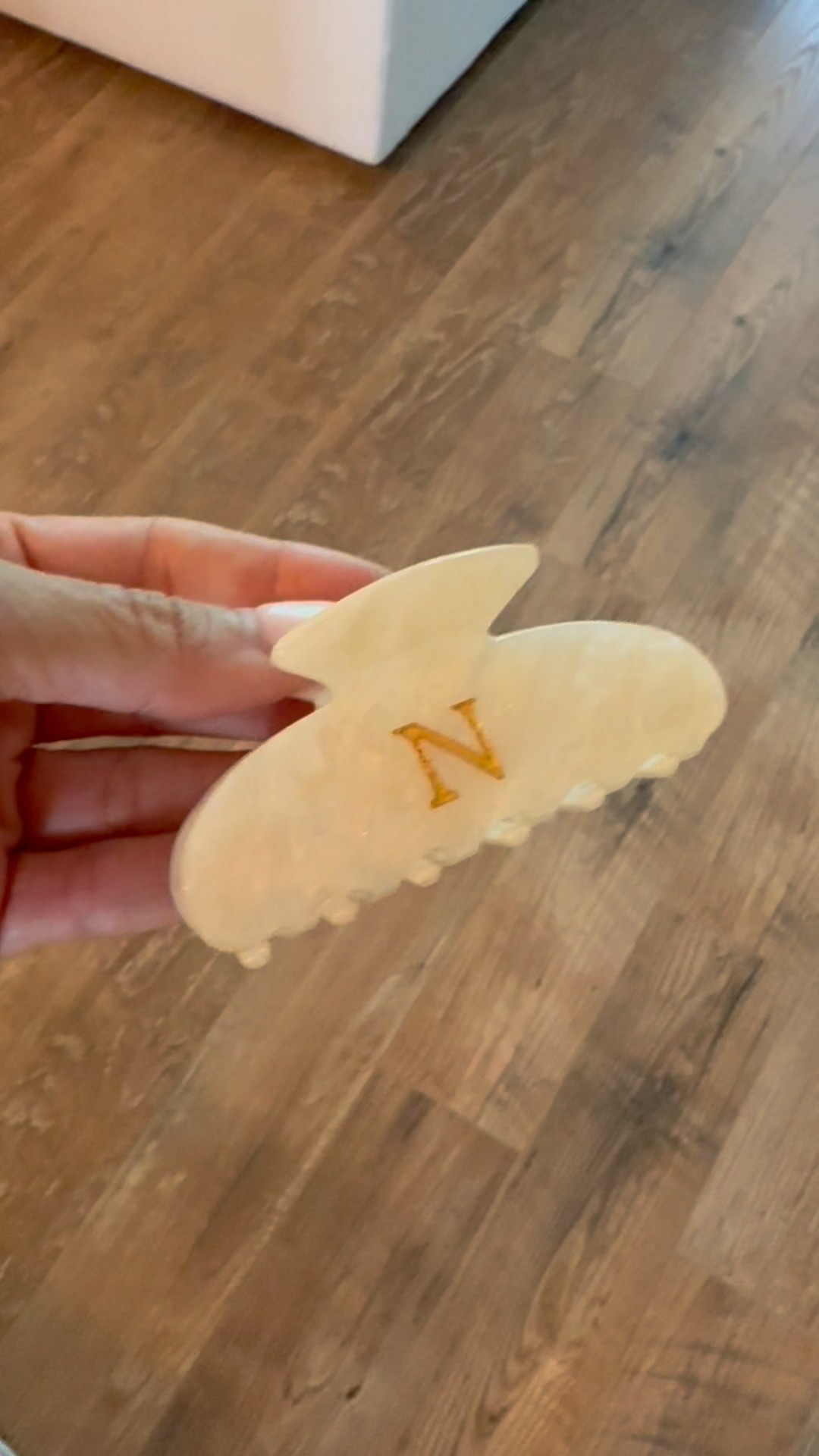 How adorable is this good initial acrylic claw clip? 

#LTKGiftGuide #LTKStyleTip #LTKBeauty