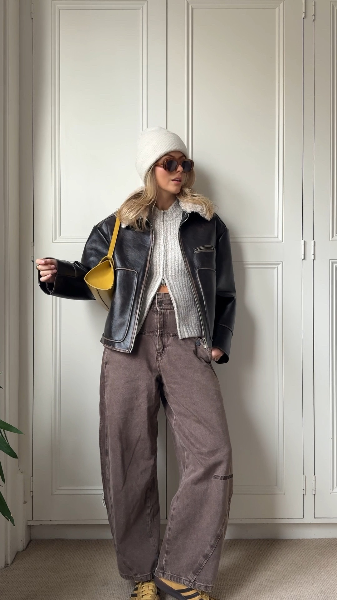 Relaxed weekend look ✌🏼

Aviator jacket, barrel leg jeans, brown jeans, yellow sambas, adidas, adidas originals, beanie, cream beanie, winter outfit, winter layering 

#LTKuk #LTKwinter #LTKjeans
