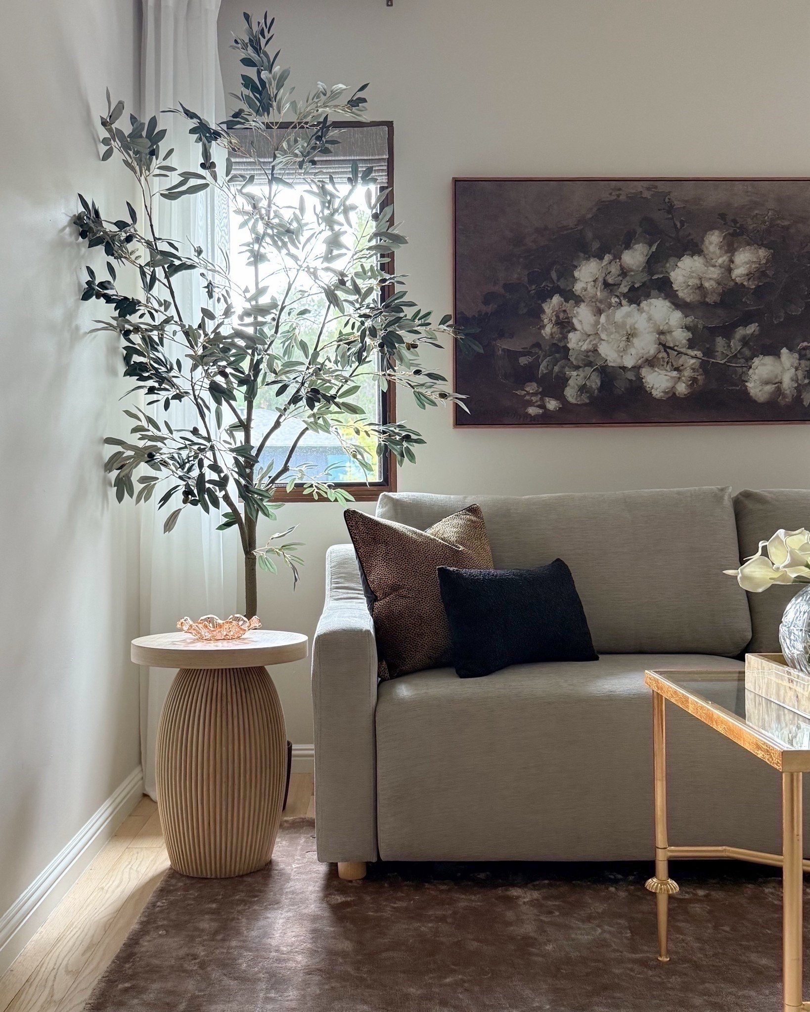 Budget friendly corner room decor including my fluted accent table on sale!

#LTKHome #LTKSaleAlert #LTKFindsUnder100