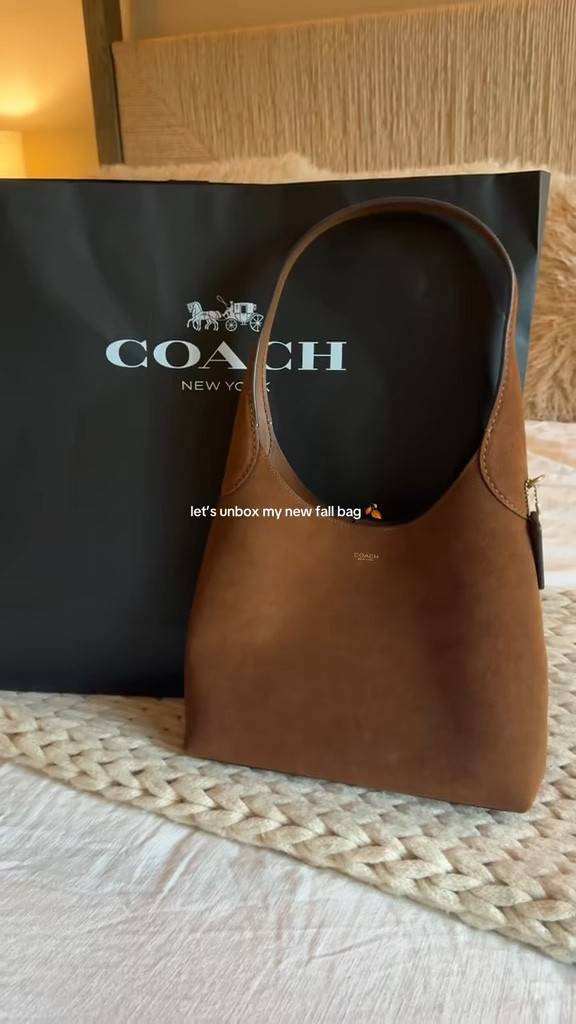 Will be keeping this bag forever!🤎🧸

#LTKSeasonal #LTKootd