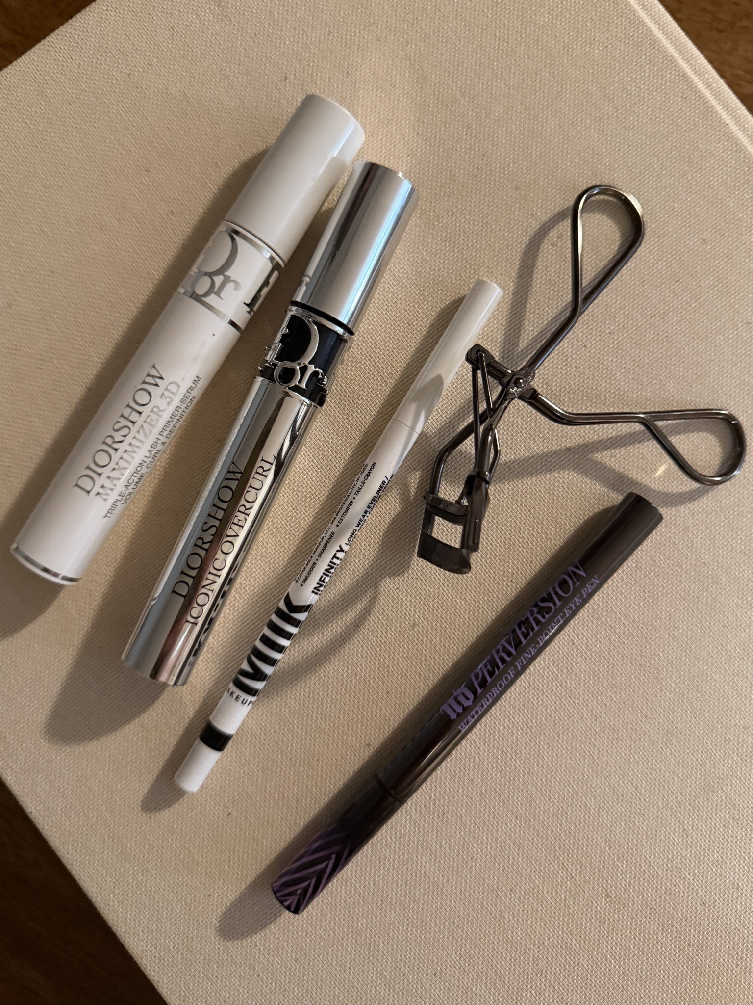 My go-to products for the perfect cat eye ☺️ this has been my tried and true for 3 years now!

#cateye #eyeproducts #makeup #makeupproducts #eyeliner #mascara

#LTKStyleTip #LTKFindsUnder50 #LTKBeauty