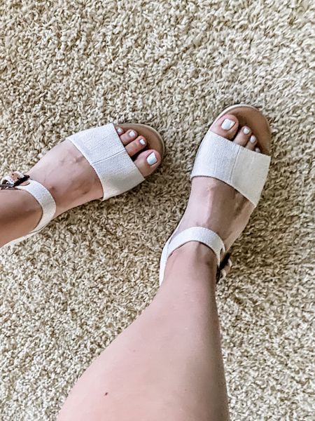 The summer shoe I’ll be wearing on repeat?
These TOMS Wedges.
Just enough lift.
Comfortable enough for all day wear (or walking).
Can be dressed up or down.
A total closet staple.
I’m obsessed.


#LTKOver40 #LTKSeasonal #LTKShoeCrush