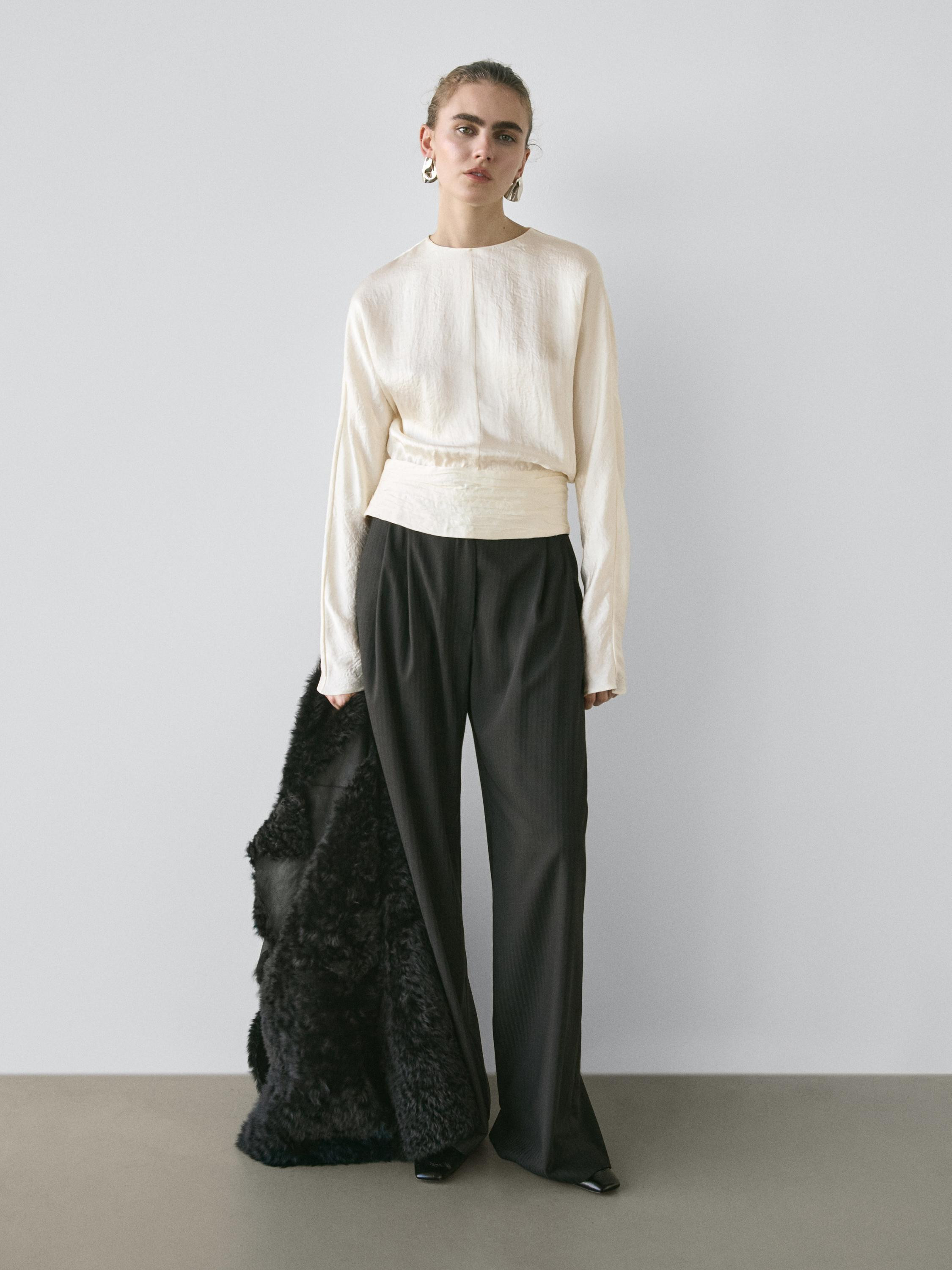 Bluse mit Raffungen – STUDIO | Massimo Dutti DE