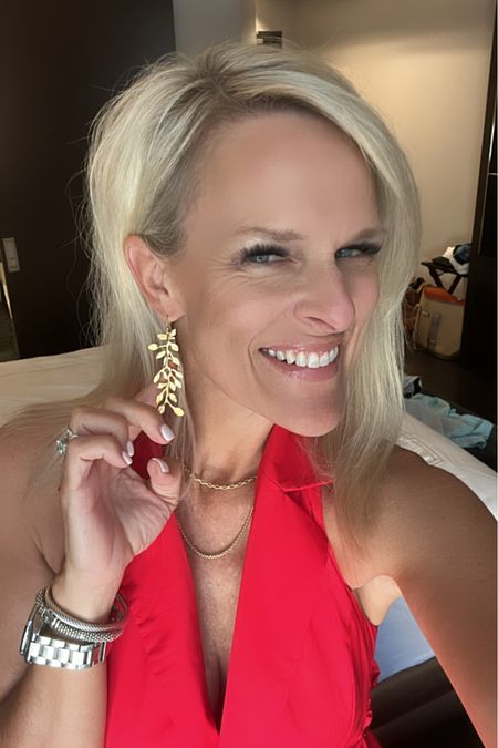 These earrings are a gorgeous brushed gold. Great for a dressed up outfit, wedding guest etc. Very lightweight! 

Susan Shaw jewelry  earrings 

#LTKover40 #LTKwedding #LTKstyletip