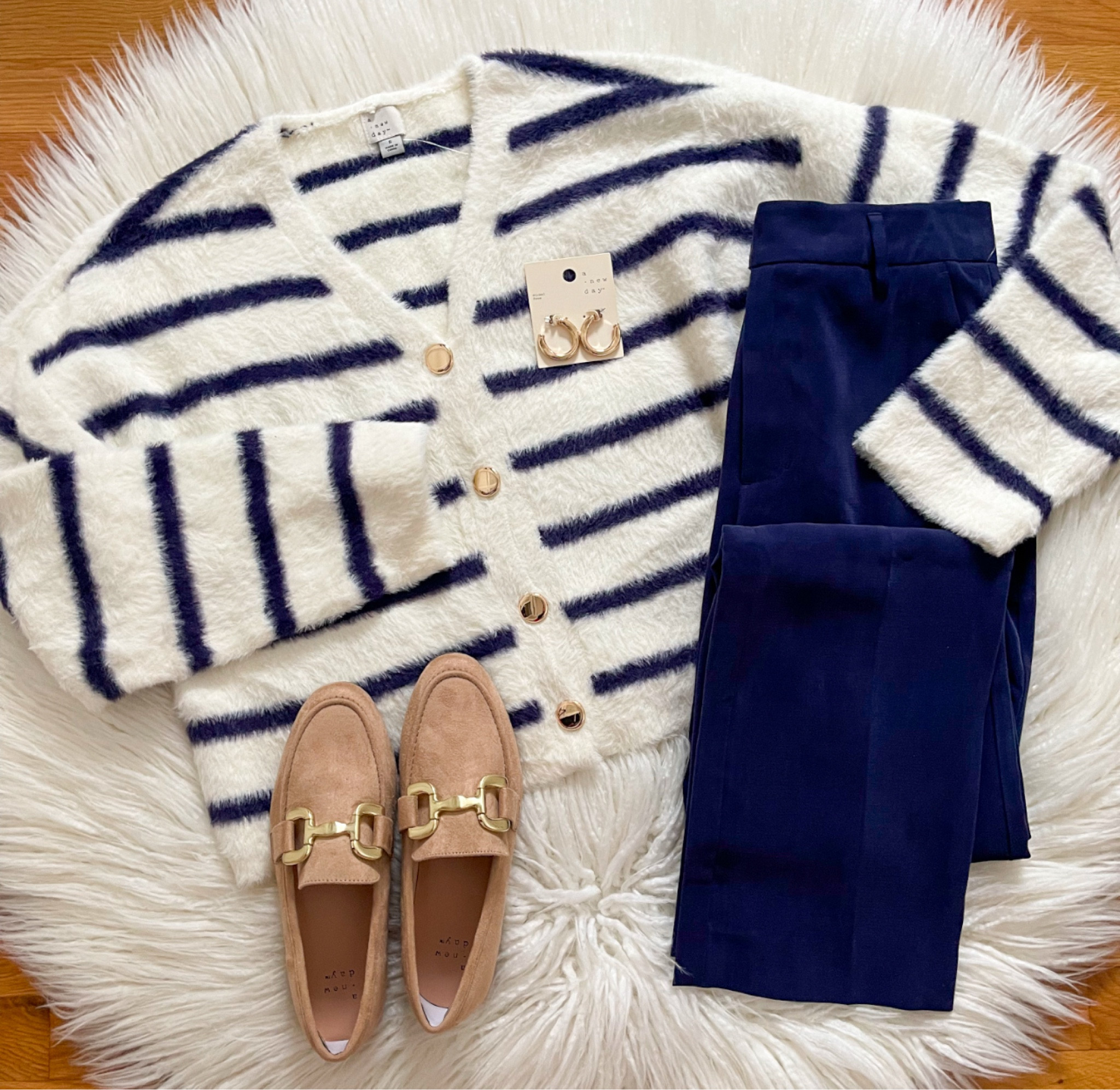 Here’s a Work Friendly Look for you tonight! 🤍 Love this cozy sweater!

#LTKWorkwear #LTKFindsUnder50 #LTKStyleTip