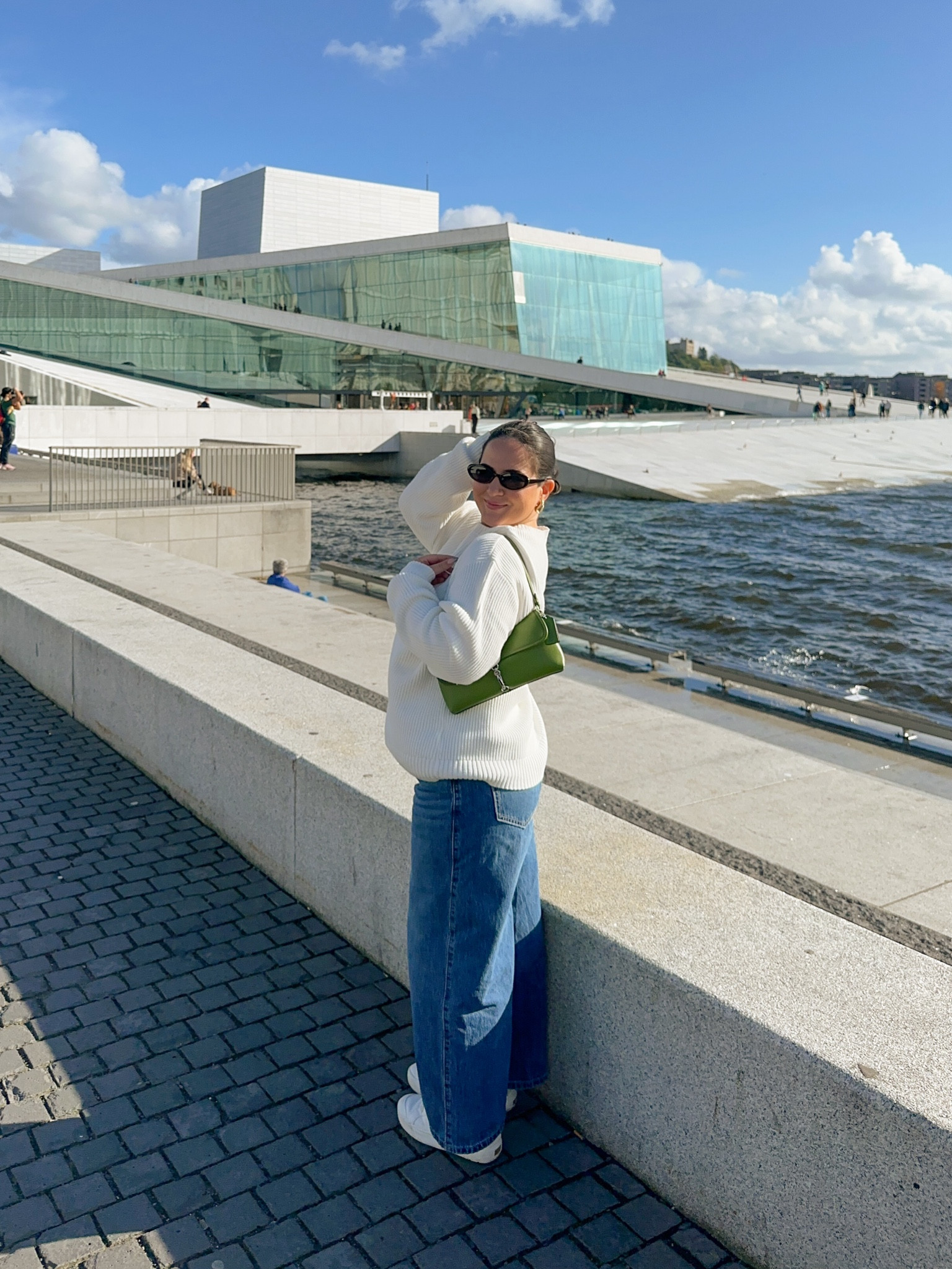 Wearing a US 6 in the jeans and S in the sweater 🕊️ // fall outfits, fall sweaters, denim, simple outfit, fall bag

#LTKTravel #LTKFindsUnder50 #LTKItBag