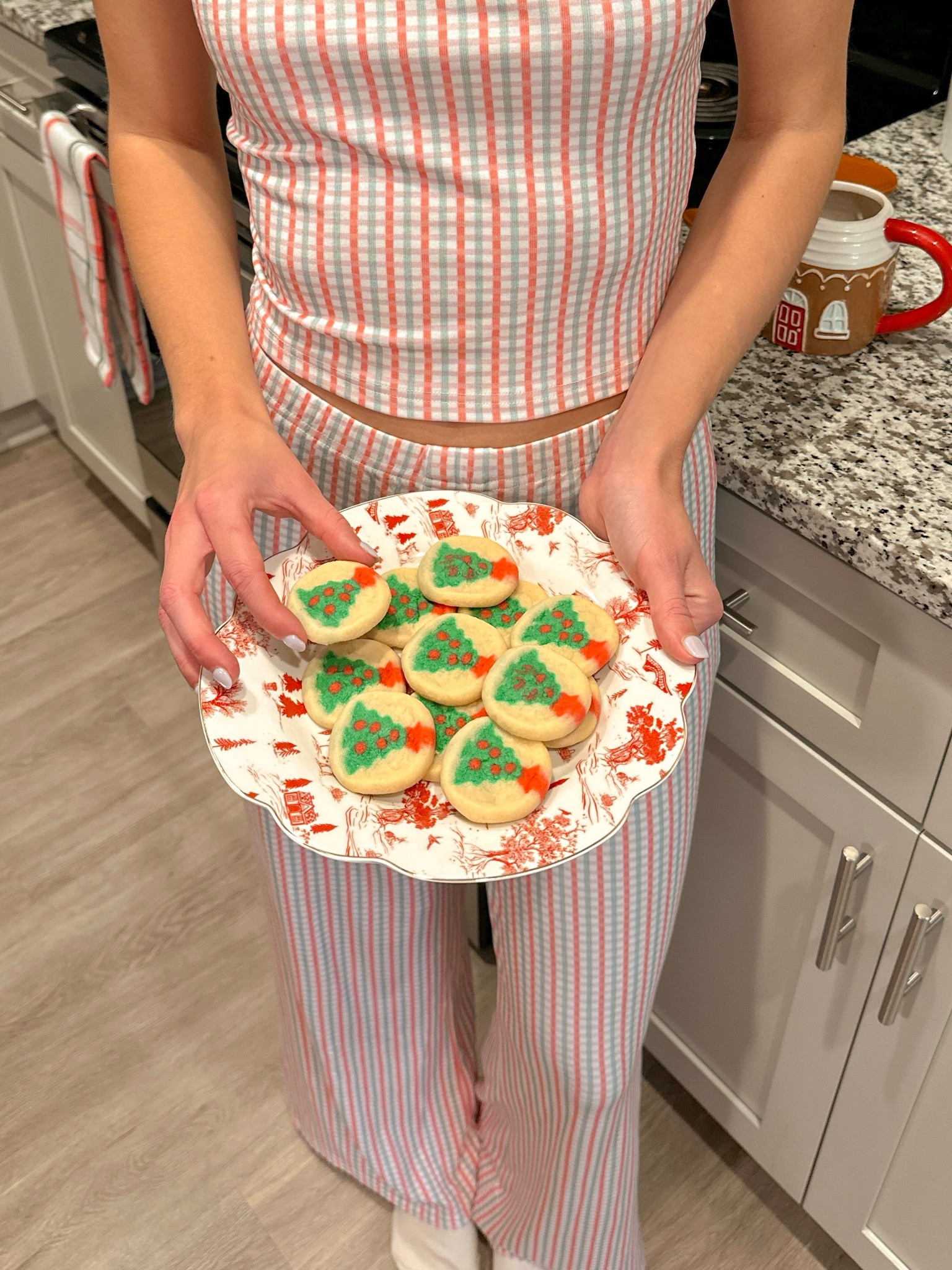 my holiday baking pjs! I’ve been loving these new Grey Bandit pajamas! not too thick which I like so it’s comfortable, I’m wearing a size small! Code: Hillary 



Christmas gift ideas, women’s Christmas gifts, gift ideas under 100, gift ideas for her 

#LTKHoliday #LTKCyberWeek #LTKStyleTip
