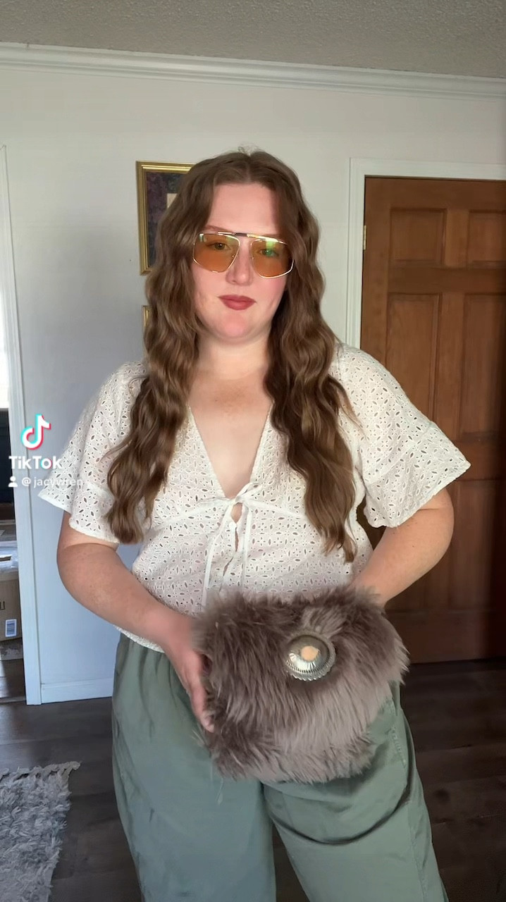 Friday OOTD 💕 Bag is from Ida and moon!! 

#LTKStyleTip #LTKMidsize #LTKPlusSize