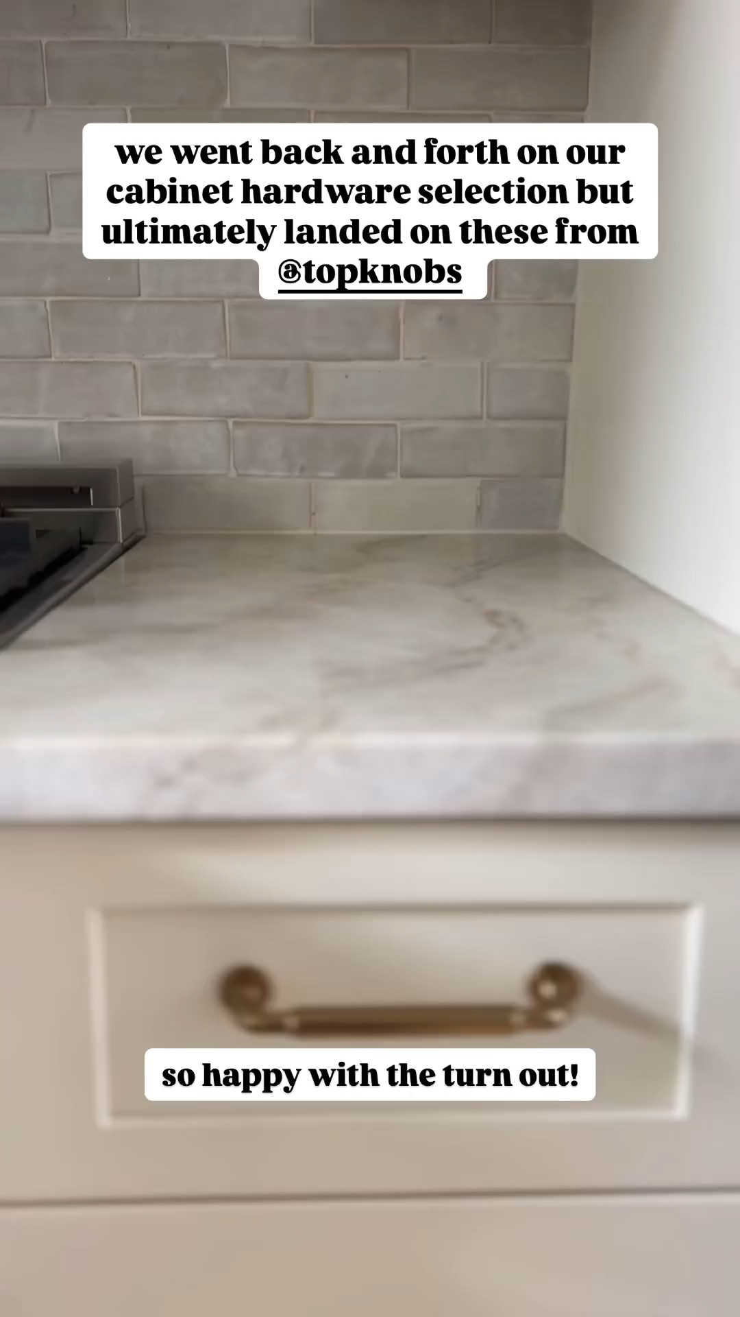 we went back and forth on our cabinet hardware selection but ultimately landed on these from @topknobs  so happy with the turn out!