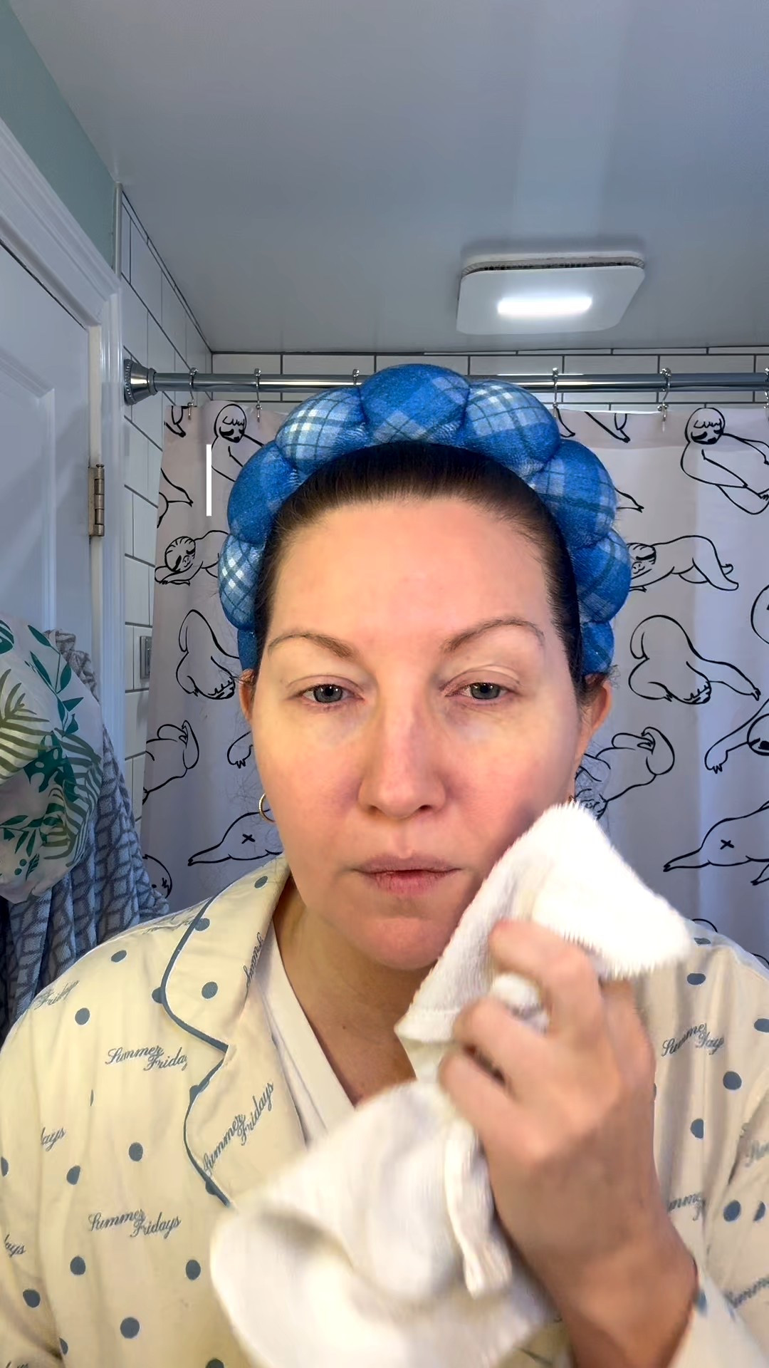 Winter skin doesn’t fail us—we’re just still using summer rules.
Save this if your face suddenly feels ✨angry✨ in February.


#LTKBeauty #LTKselfcare