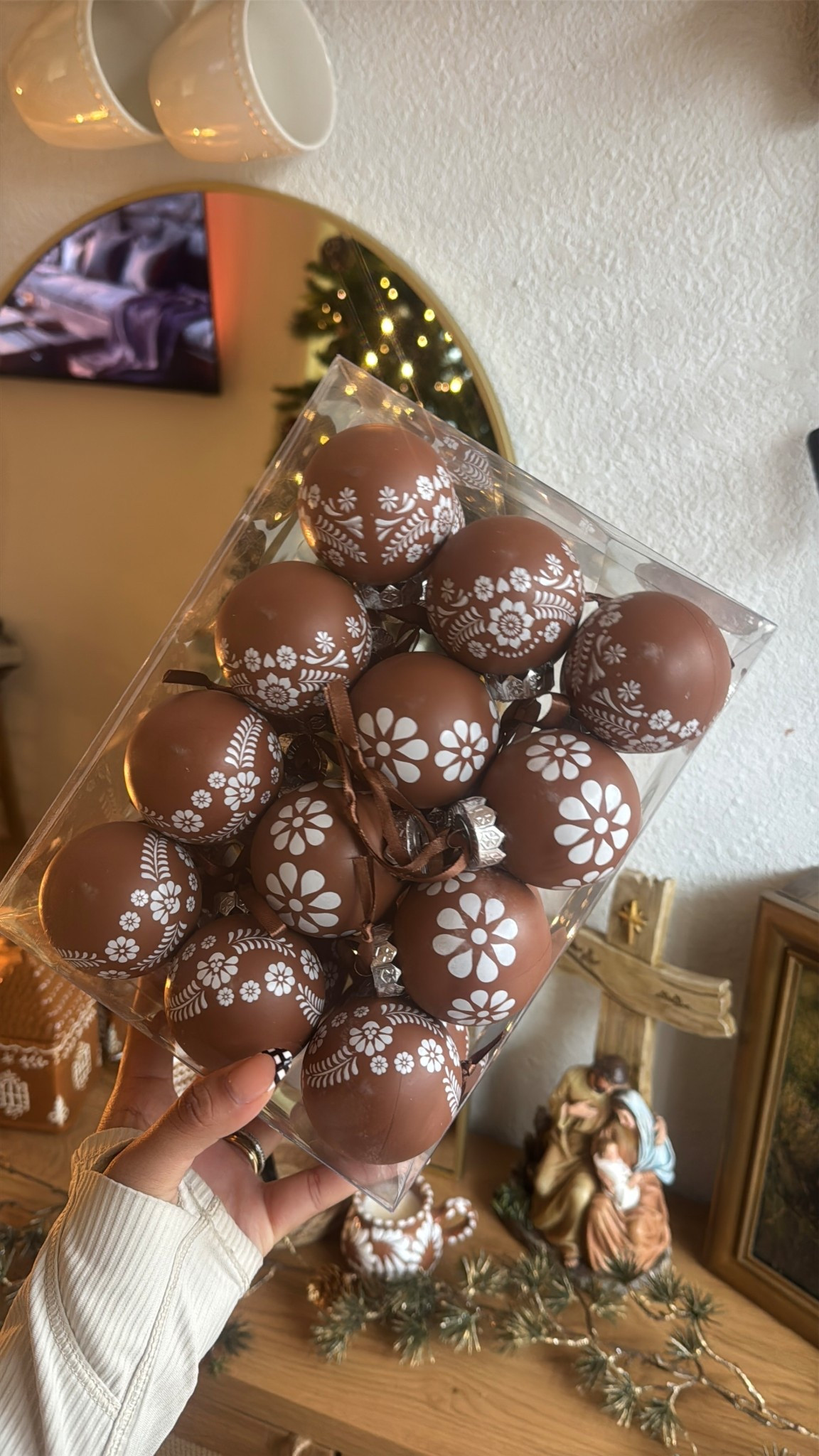 I found these beautiful barro inspired Christmas ornaments.. so perfect for our little home decor I already had!! 🤎