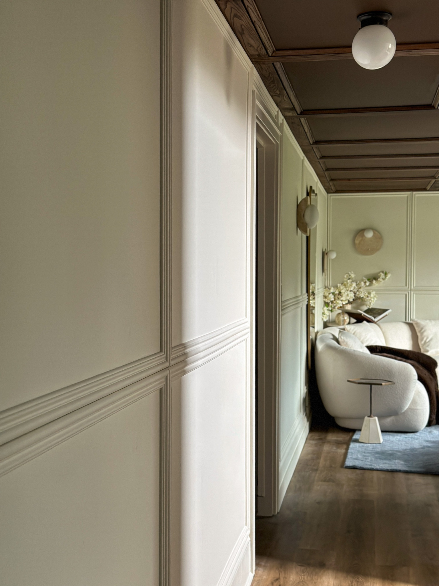 #ad #lowespartner DIY picture frame molding with @loweshomeimprovement! Easy, affordable interior refresh that can easily be done in a day or two. 

#LTKstyletip #LTKhome