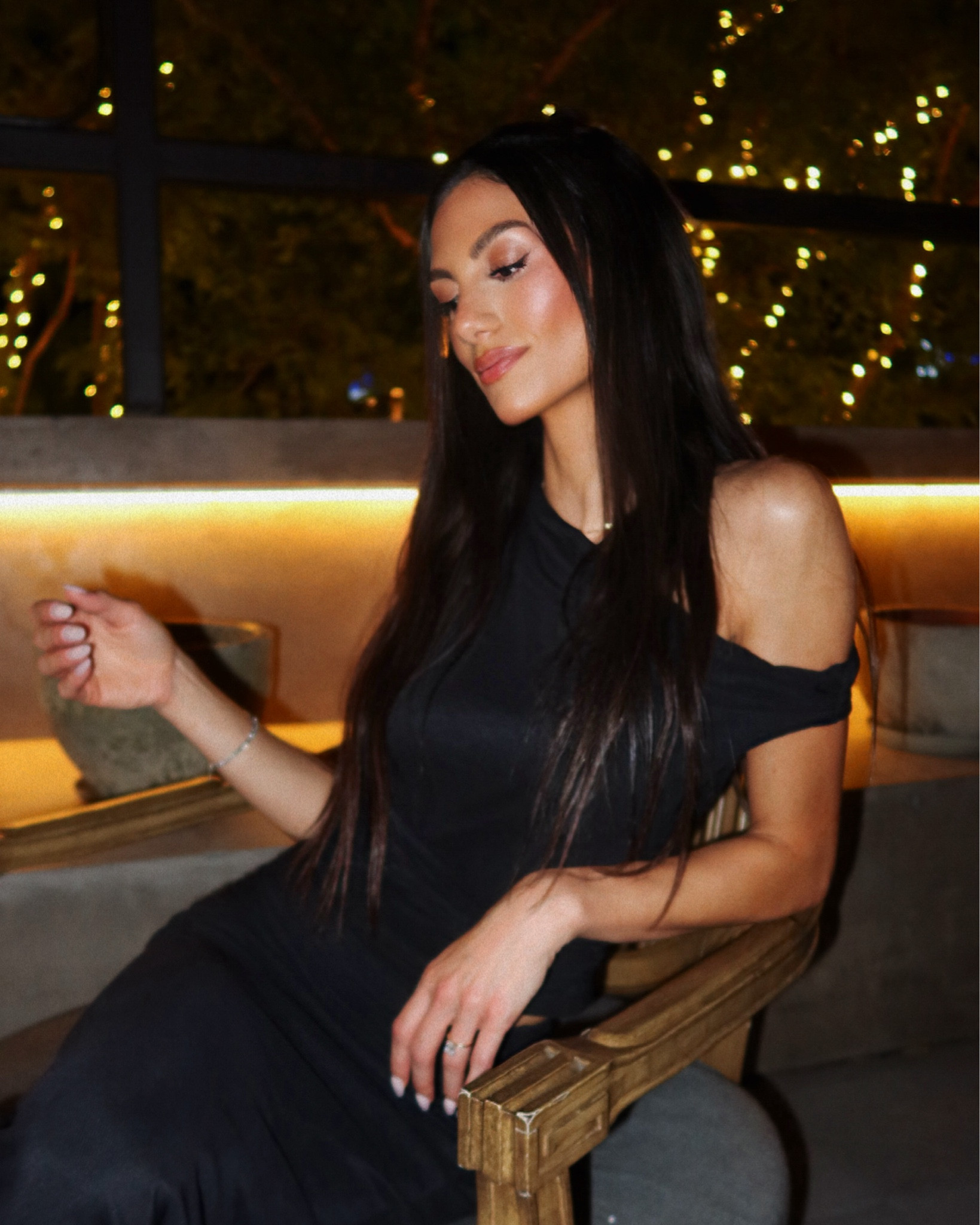 Glowy Dior glam + asymmetrical twist off the shoulder midi skirt set = perfect August evening event vibe ✨🌟🖤 


#LTKBeauty #LTKTravel #LTKSeasonal