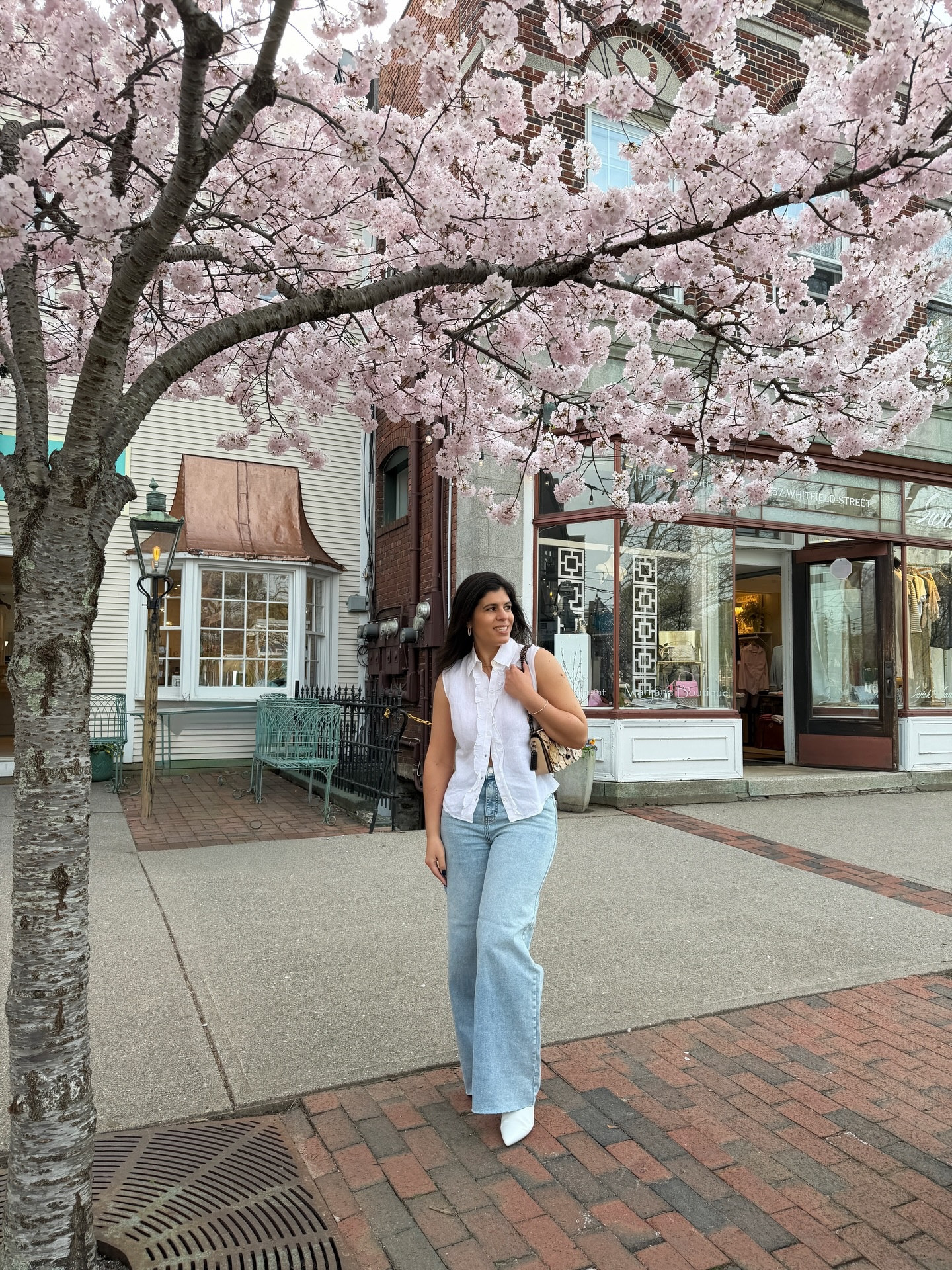 Petals have fallen, but I got as many photos in as I could. 

@annefontaine top
@bananarepublic jeans 
@coach bag
@ninewest mules