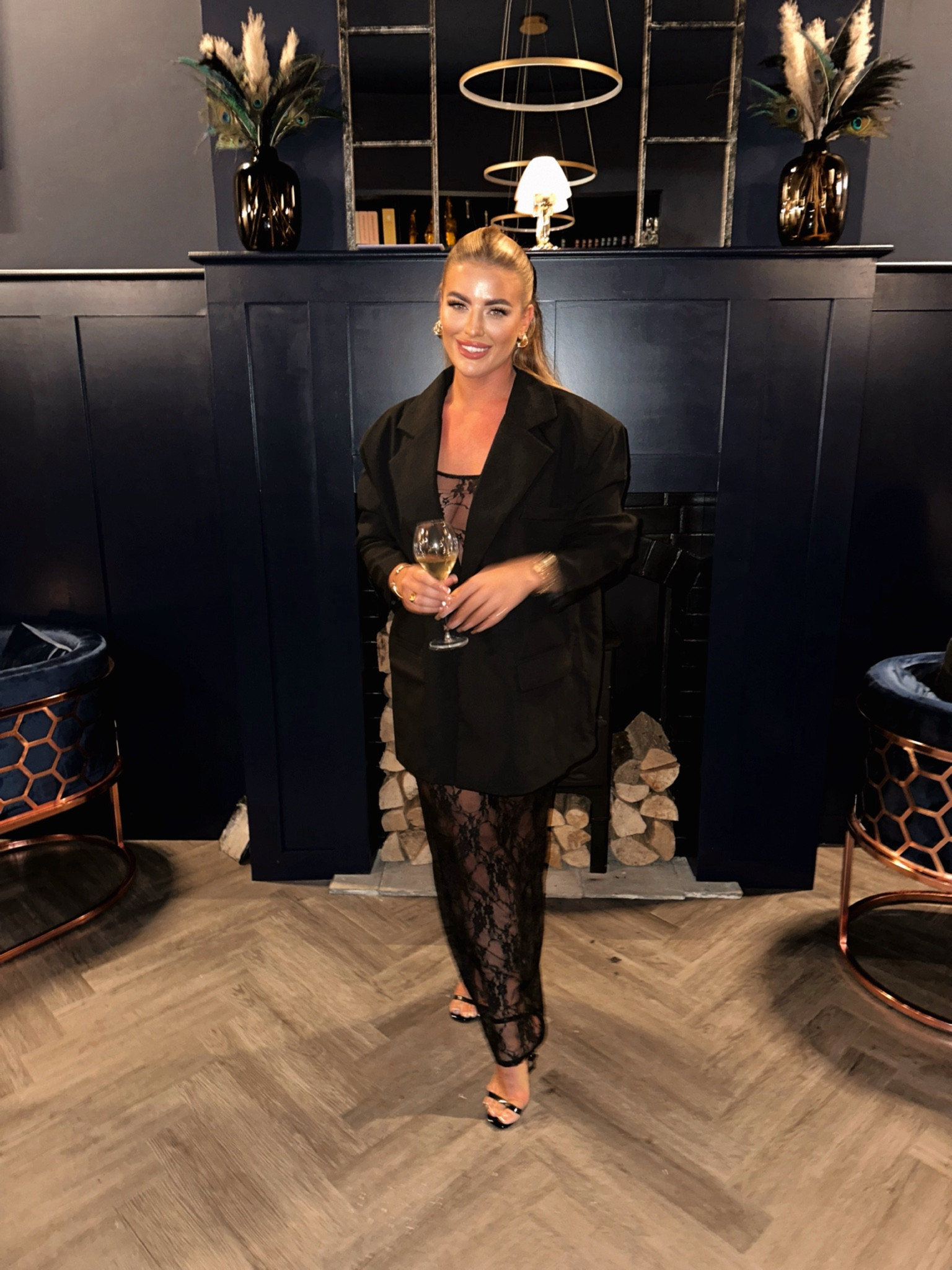 Sleek, chic and an all black outfit.

#LTKfindsunder50 #LTKstyletip #LTKsalealert