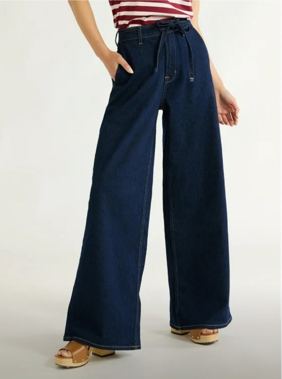 Dying over these belted flare Walmart jeans!!! 