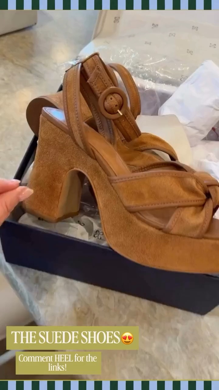 The CUTEST brown suede platform heels! Perfect for dressing up fall outfits, date night looks, or wedding guest dresses! #LTKShoeCrush #LTKStyleTip

#LTKSeasonal
