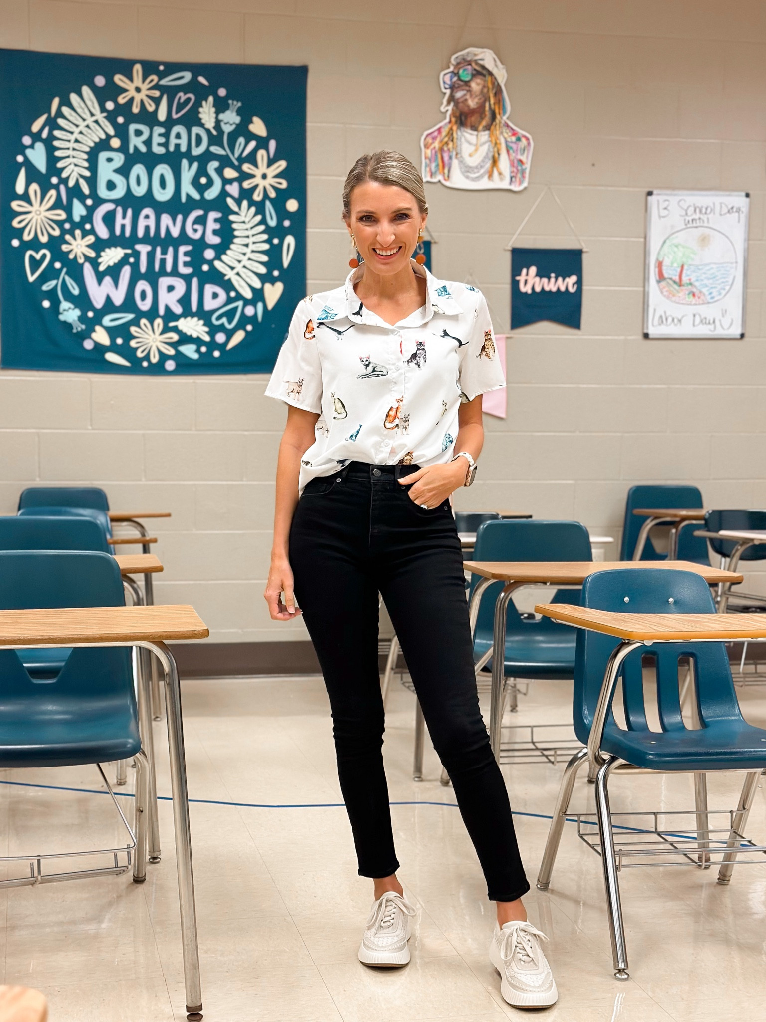 Gotta hit ‘‘em with that cat fit every now and then. #teacherstyle

#LTKBacktoSchool #LTKshoecrush #LTKunder100