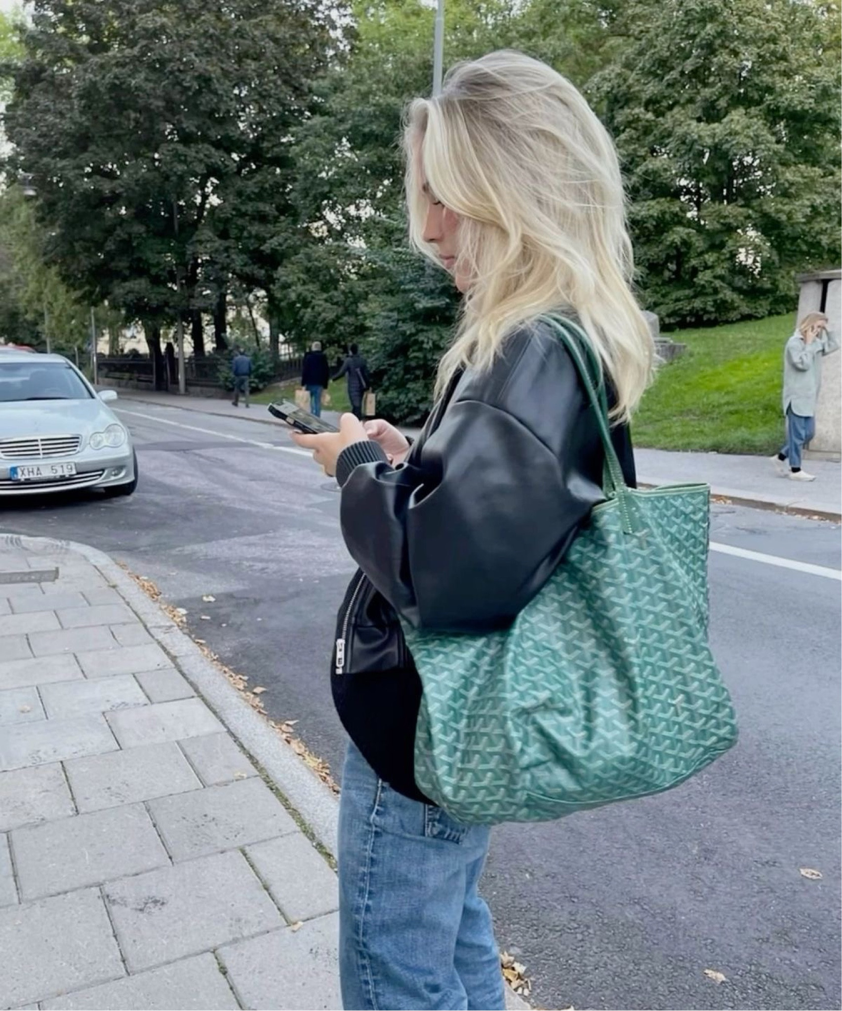 Goyard bag 1:1 #dhgate #designerdupe #bagdupe #designer #dupe #bag #sumemerbag 


* Photo found on Pinterest *

#LTKstyletip #LTKitbag #LTKfindsunder50