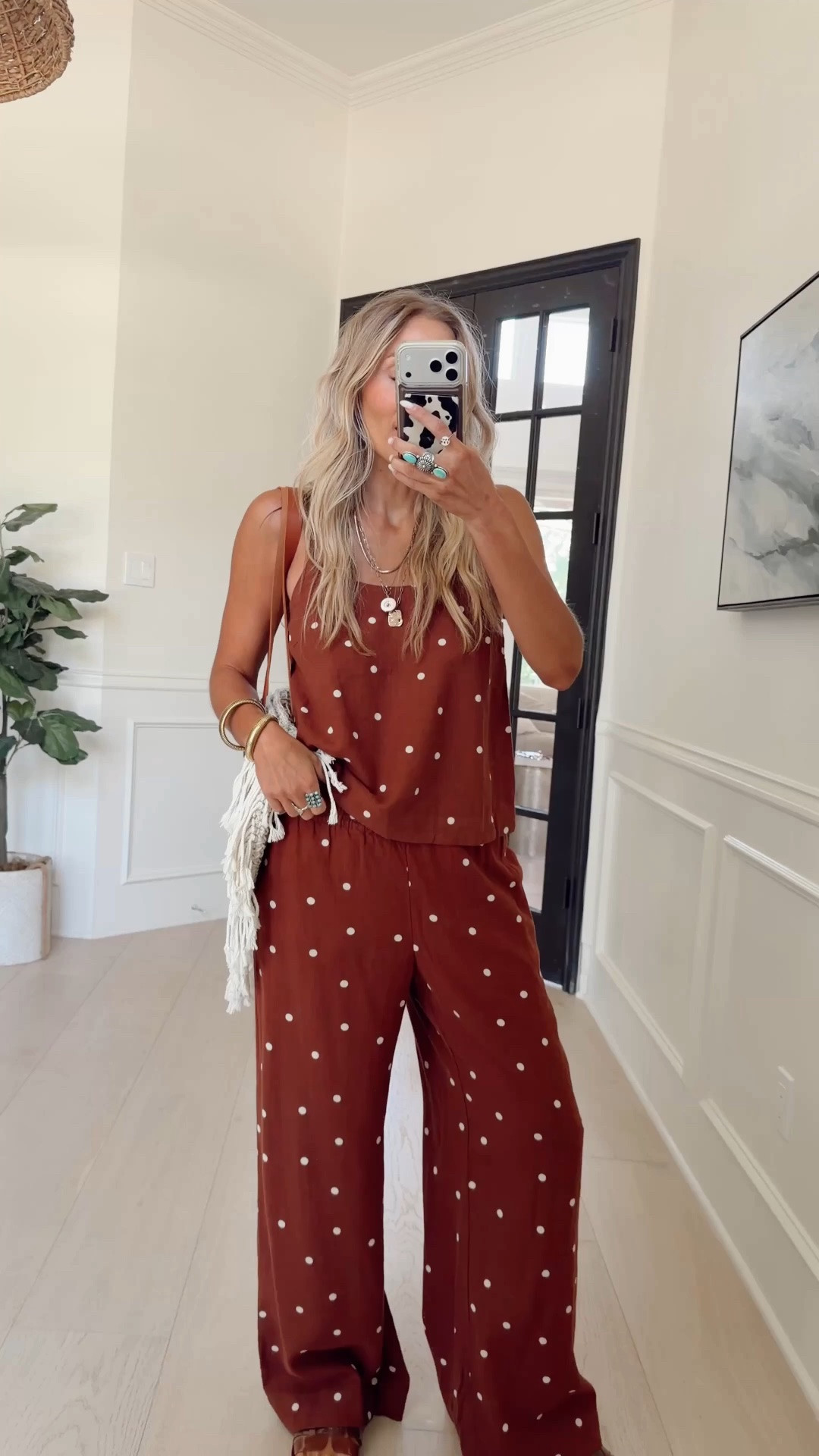 🤍 THE set of the summer❣️ I am dyinggg over this one. So cute for summer and you could easily throw a denim jacket over it for cooler weather.

Wearing my tts (small)

5’5” // 120 lbs