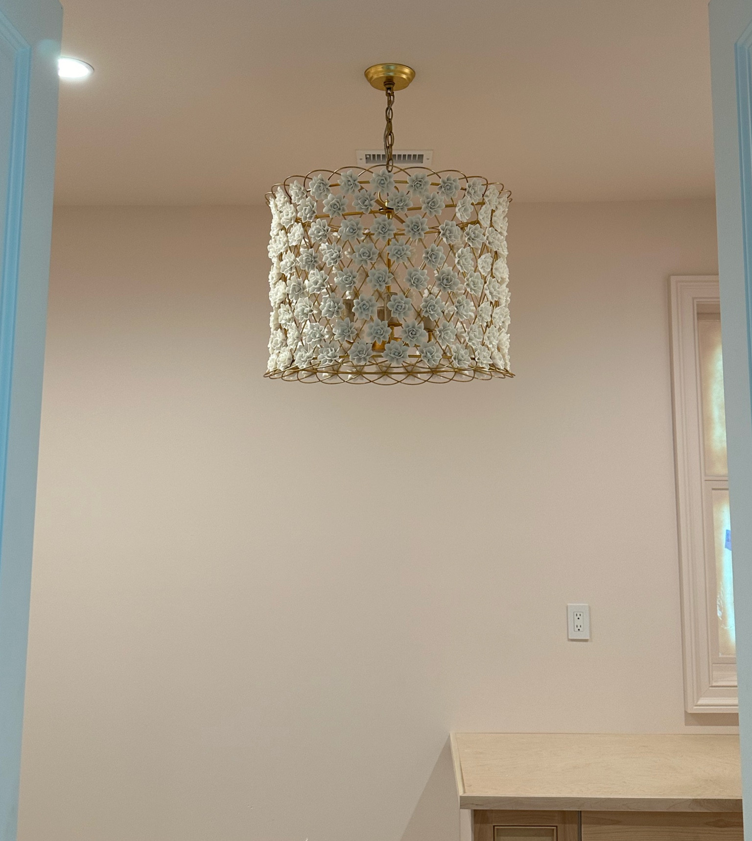 My closet light🤩


Home decor, flower, light, Rachel, parcel, reach parcel, Halle LaForte, floral, light, girly decor, girl, decor, bedroom, decor, light chandelier, pendant, bathroom, lighting, closet, lighting bedroom, lighting, hallway, lighting, Regina, Andrews, porcelain flower light