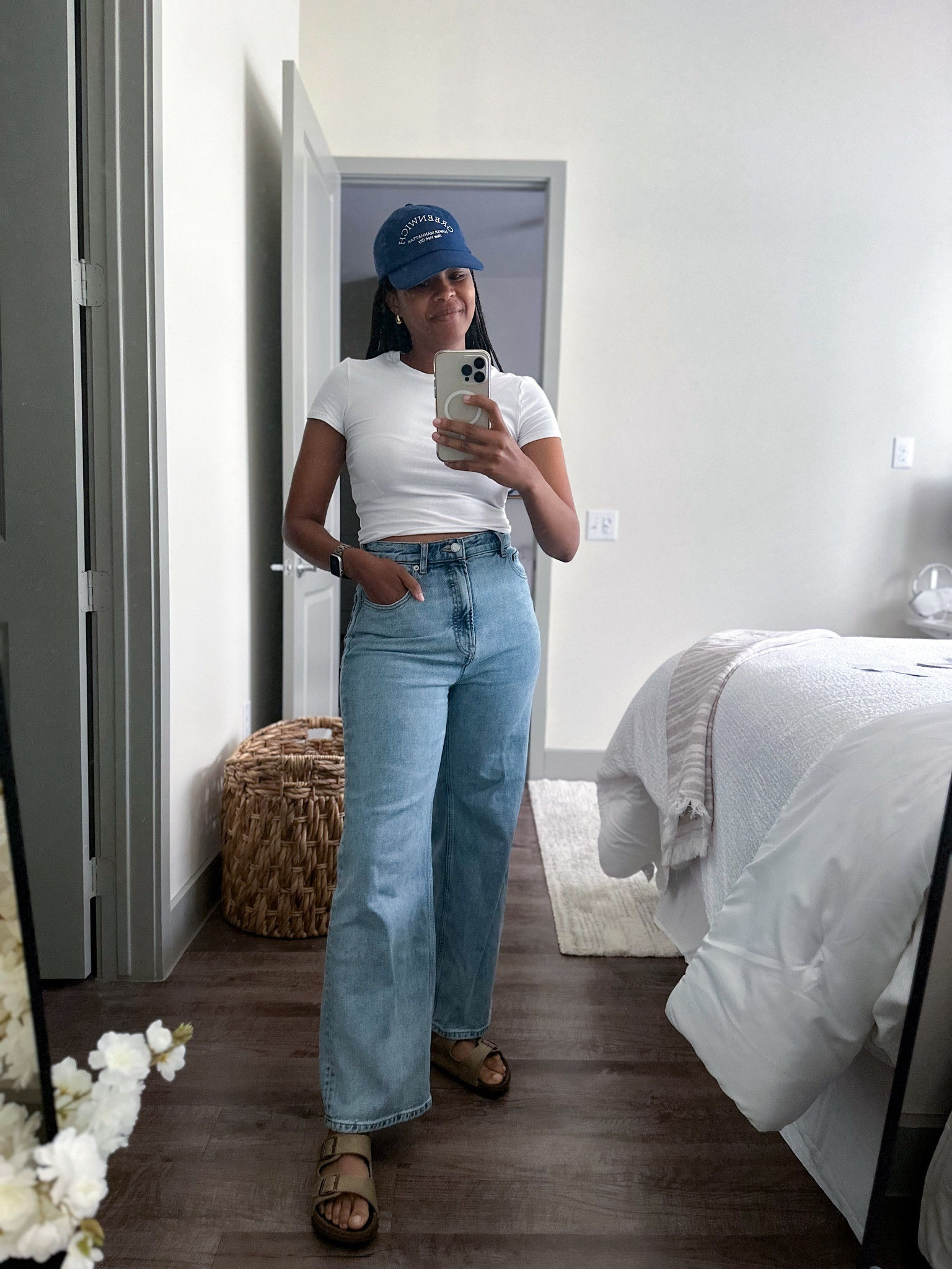 5. 6. 24 

Baby Tee (newly added)

High Waisted Jeans (old)

Navy Baseball Cap (newly added, similar linked)

Birkenstock (old)

#LTKSeasonal #LTKStyleTip