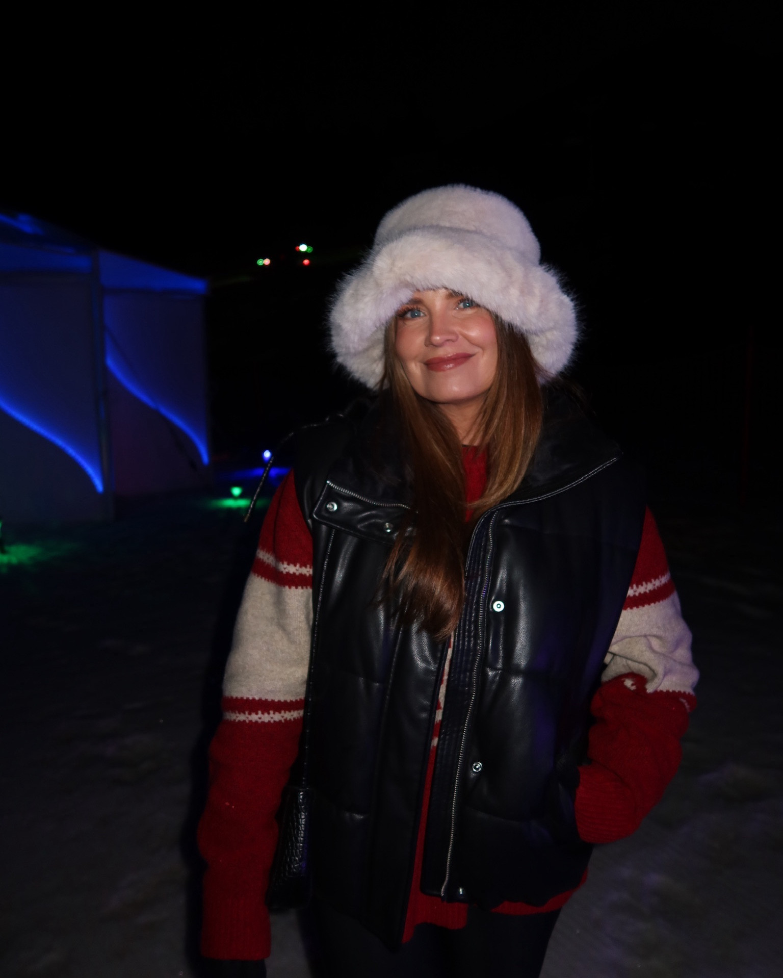 the cutest aprés ski outfit!⛷️

my vest & sweater are OOS, linked similar!

tts medium

Amazon, aprés ski, fur hat, snow ski outfit, puffer vest, sweater, SPANX leggings, leggings, Britt Horton

#LTKHoliday #LTKFindsUnder100 #LTKTravel