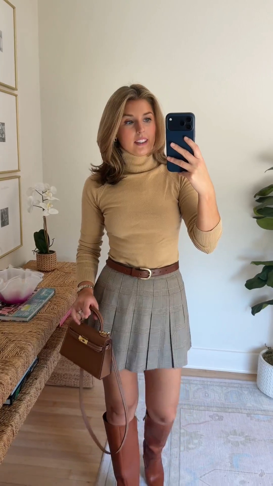 Fall outfit idea with a mini skirt! Wearing a S in skirt 