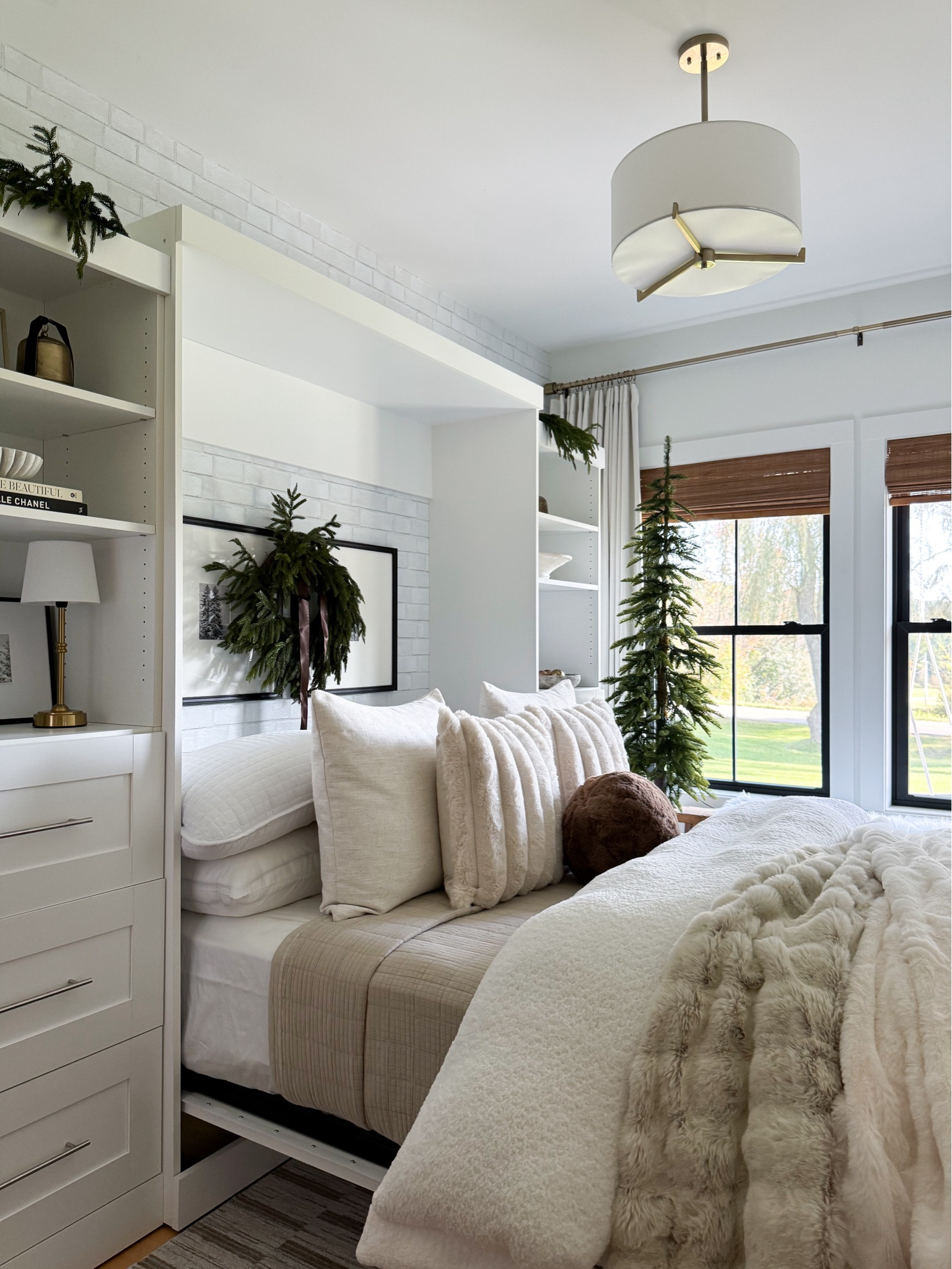 Guest Room | Holiday

#holidaydecor
#holidayhome
#holiday2024

#LTKSeasonal #LTKHome