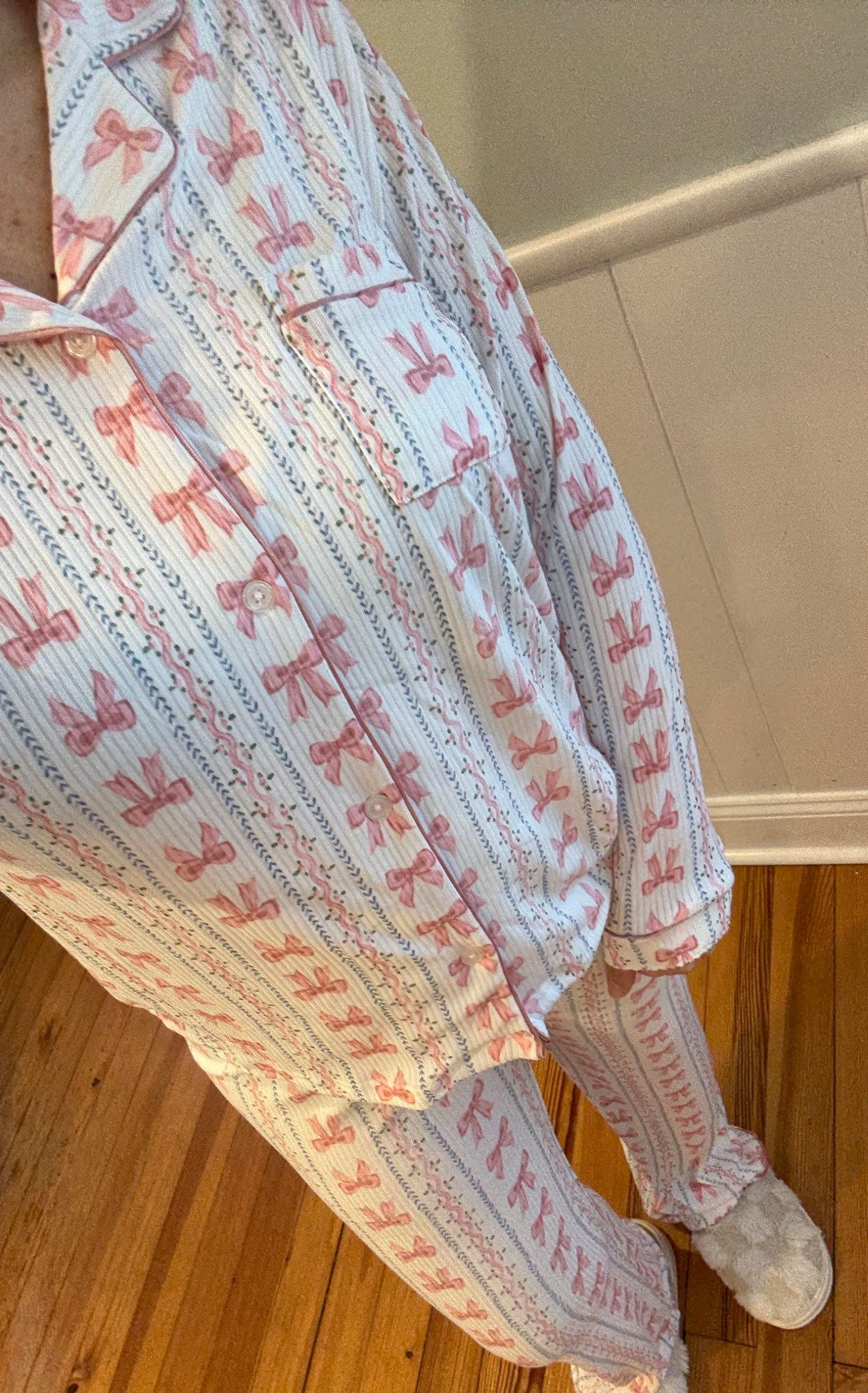 Pink bow girly women’s pajamas 🎀 Couldn’t link my exact pair but found some other super cute sets! 