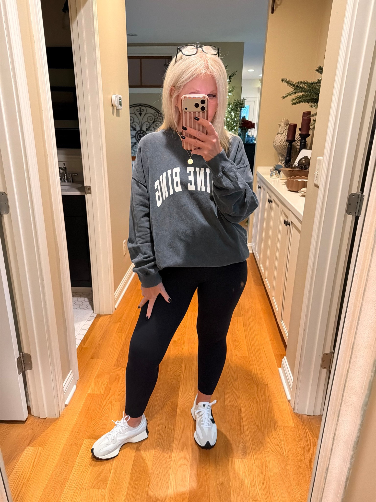 Comfy easy look  

#LTKStyleTip #LTKTravel #LTKOver40