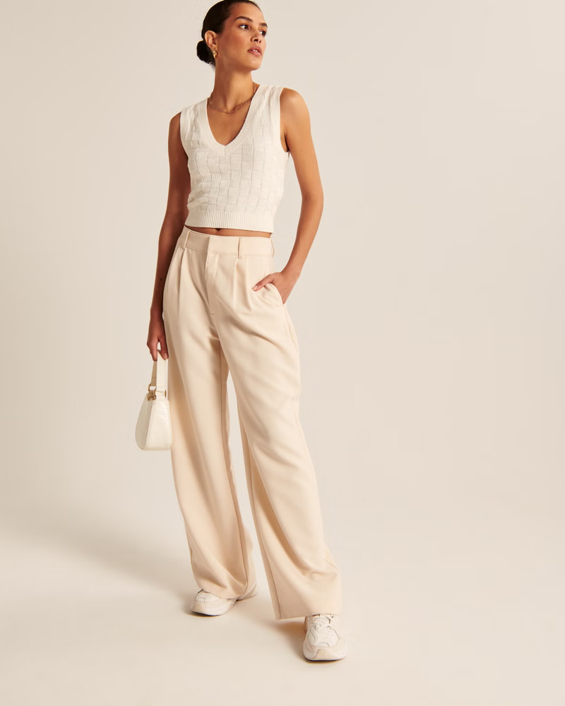 Slim Cropped V-Neck Sweater Vest | Abercrombie & Fitch (US)