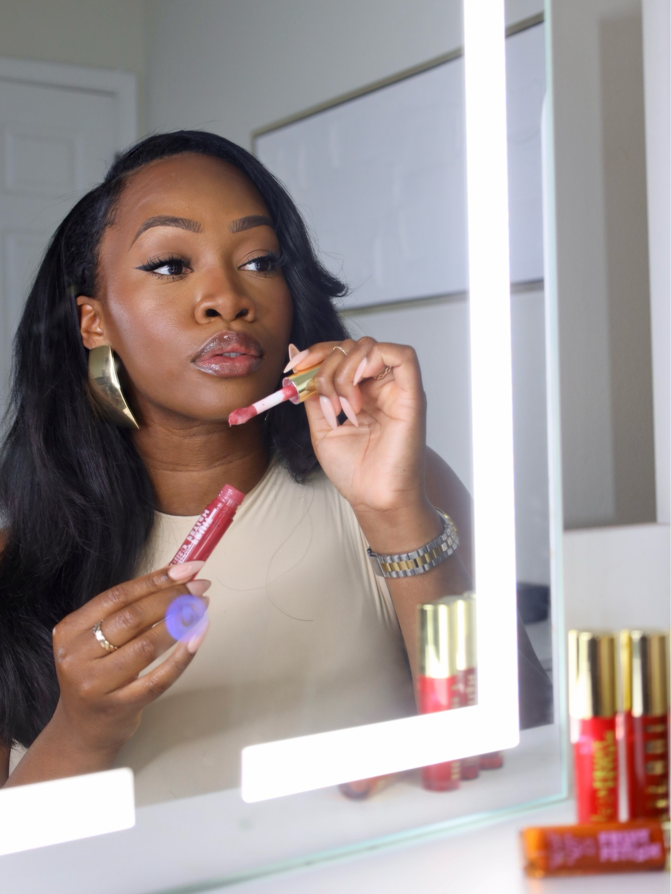 #AD These @milanicosmetics Lip oils have me in a choke hold! Love these because they are
nourishing & hydrating on my lips! Theseare available at @target online & in-store!
#Ad #GRWMilani #milanicosmetics #lipoils #Target #TargetPartner

