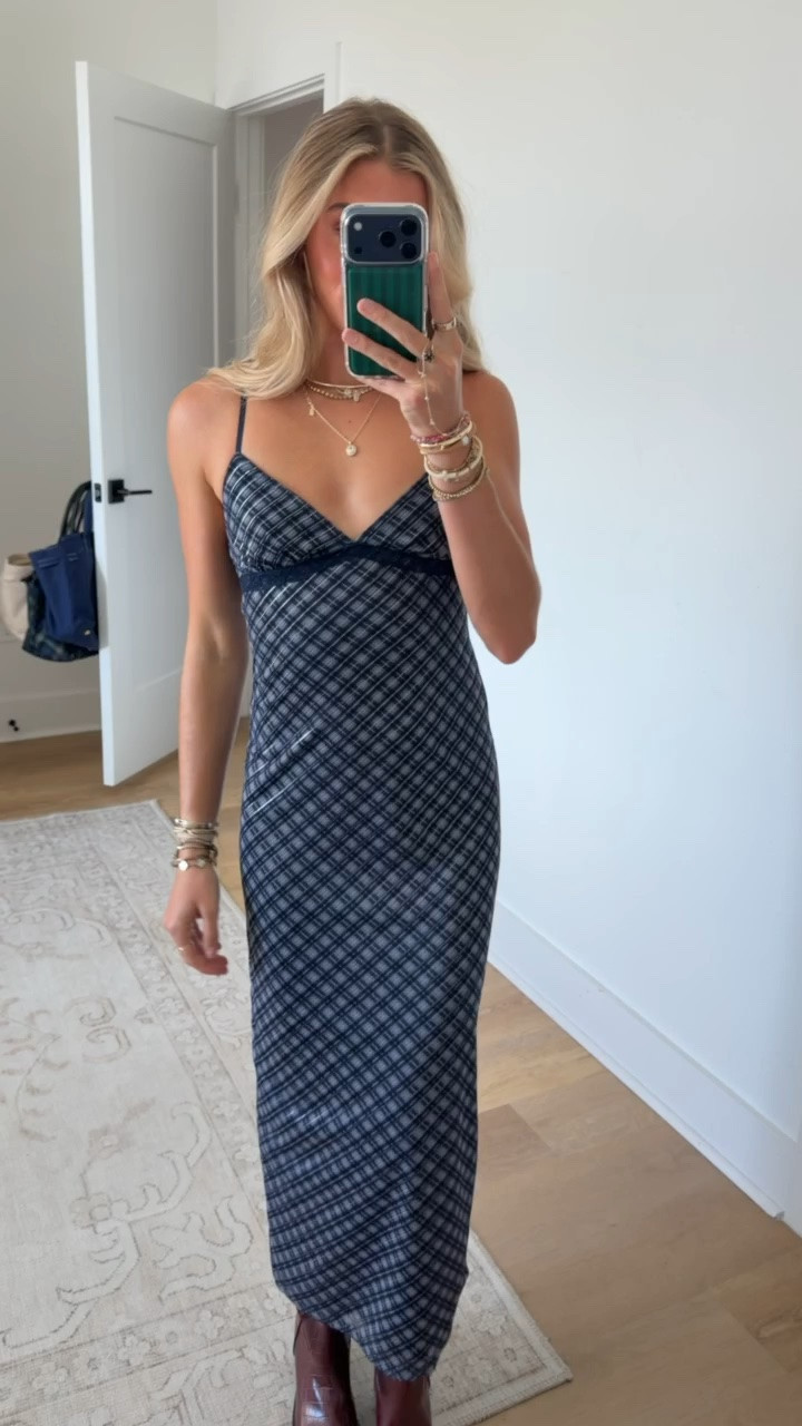 Walmart size XXS Main character, courtesy of this dress. No Boundaries Triangle Mesh Maxi Dress—for the nights that don’t want to end. This maxi dress pairs a romantic sweetheart neckline with dreamy lace trim and a floaty silhouette that catches every breeze. Adjustable straps let you find your ideal fit as the floaty shape takes you from vacay dinners to sunset celebrations with ease. Just add strappy sandals and a little shimmer. Only at Walmart.