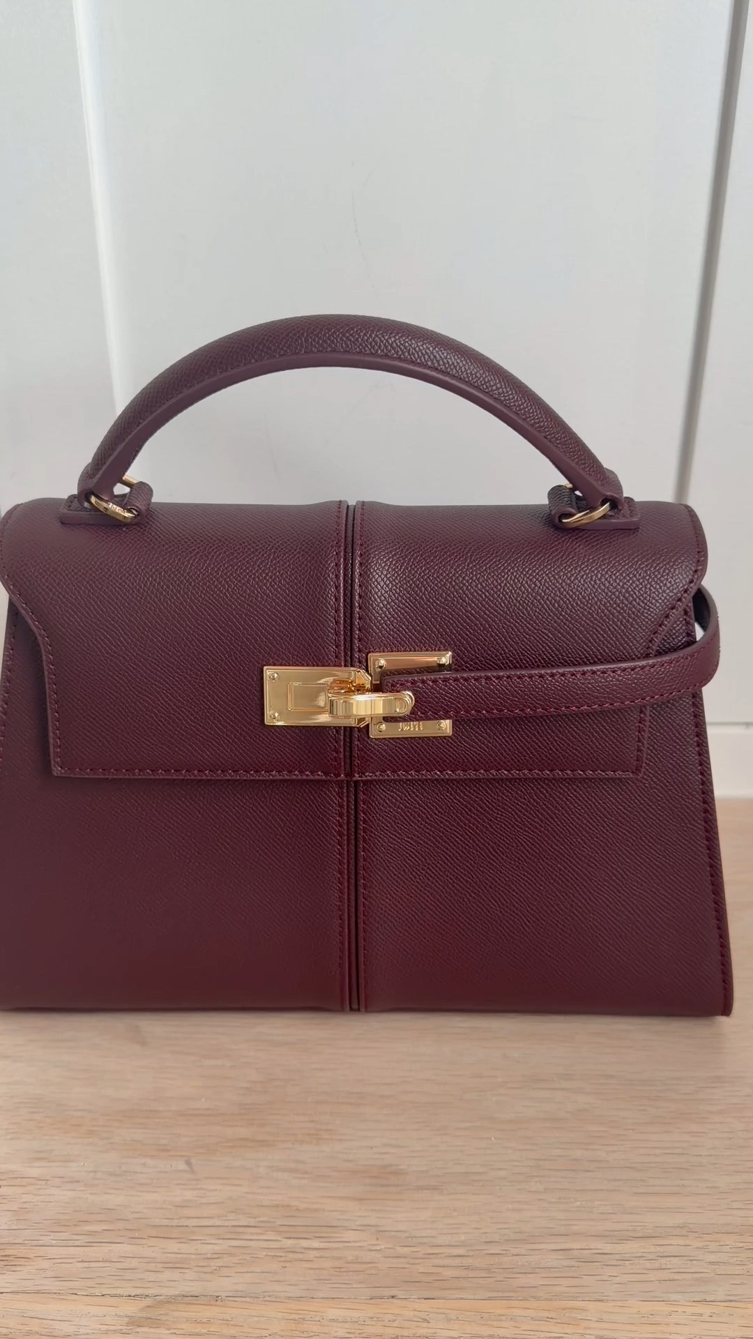 Absolutely stunning and high quality bag from Amazon! 

#LTKStyleTip