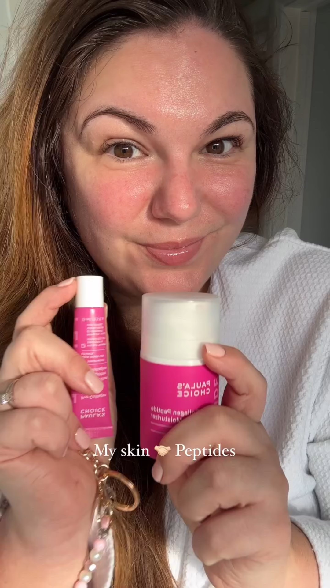 For your plumpest skin yet you need @paulaschoiceuk Pro Collagen Peptide Plumping Moisturiser.

I think we can all agree the light gel formula instantly plumps my skin and makes it look juicy!! The dewy finish 😮‍💨

Peptides benefits- 

🌸 stimulates collagen production 
🌸 strengthens skin barrier
🌸 helps heal wounds and reduces inflammation 
🌸 improves hydration 
🌸 minimises the appearance of fine lines & wrinkles 
🌸 evens skin tone and improves the overall skin appearance 

Also featured Pro Collagen Peptide Gloss Balm for plumper hydrated lips 

[gifted without obligation] 

#paulaschoice #peptideskincare #moisturisers #newskincare #skincareover30 #ukskincare #skincareproductsthatwork #skincarereviews #skingoals✨ 

Skincare, UK Skincare, UK Beauty, UK Beauty Creator, Paulas Choice, Skincare Addicts, real skin. @halpernlondon @halpernlondon_beauty