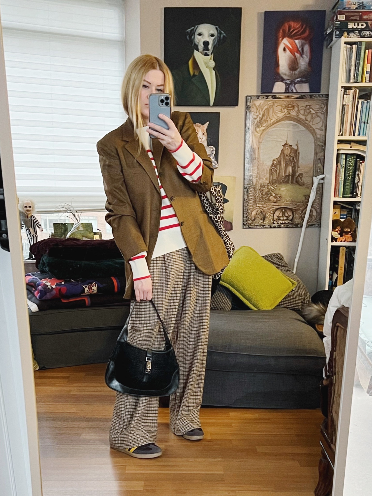 This is my Sunday grandpa look.
Bag and blazer are vintage.

.  #winterlook  #torontostylist #StyleOver40  #uniqlo #secondhandFind #fashionstylist #slowfashion #FashionOver40  #vintagegucci #MumStyle #genX #genXStyle #shopSecondhand #genXInfluencer #genXblogger #secondhandDesigner #Over40Style #40PlusStyle #Stylish40

#LTKover40 #LTKitbag #LTKstyletip