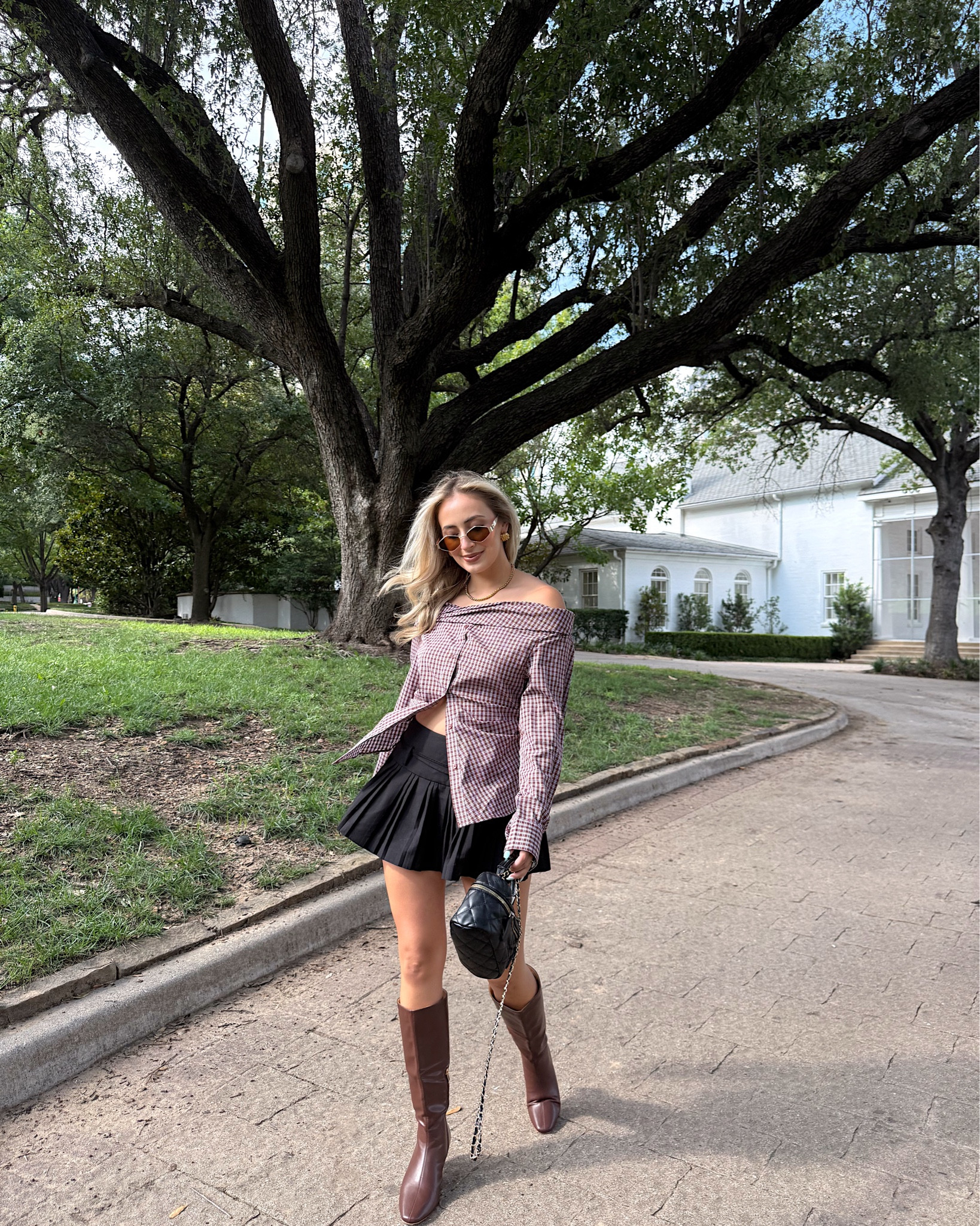 September = FALL 🍂 (right??) 

Loving these pieces from my BNTO rental this month! BNTO offers rental or you can purchase pieces from their site at any time! 😍 


Black pleated skirt styled with black leather boots and a plaid button down top for fall 

#LTKStyleTip