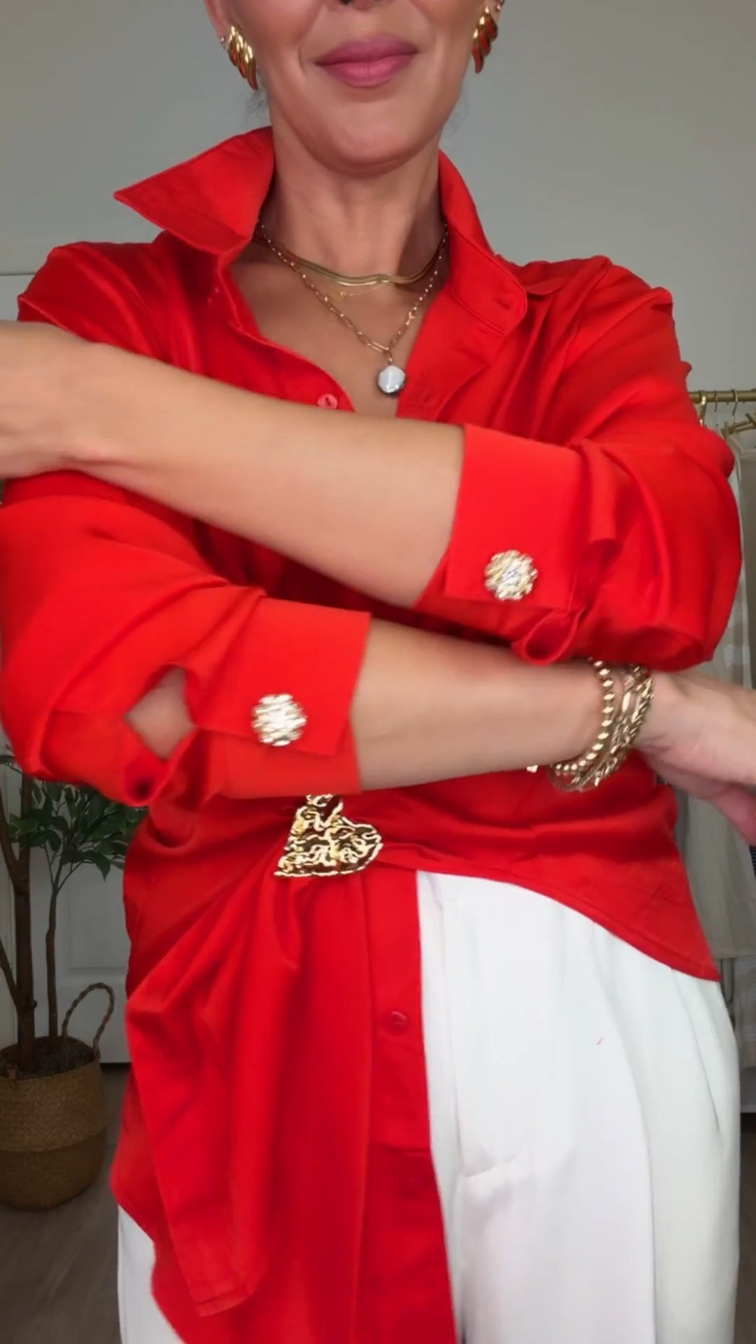 Wearing a size l in shirt. Size 6 in pants. 
I’m 5’7” 130 pounds. 

#LTKNYFW #LTKootd #LTKU