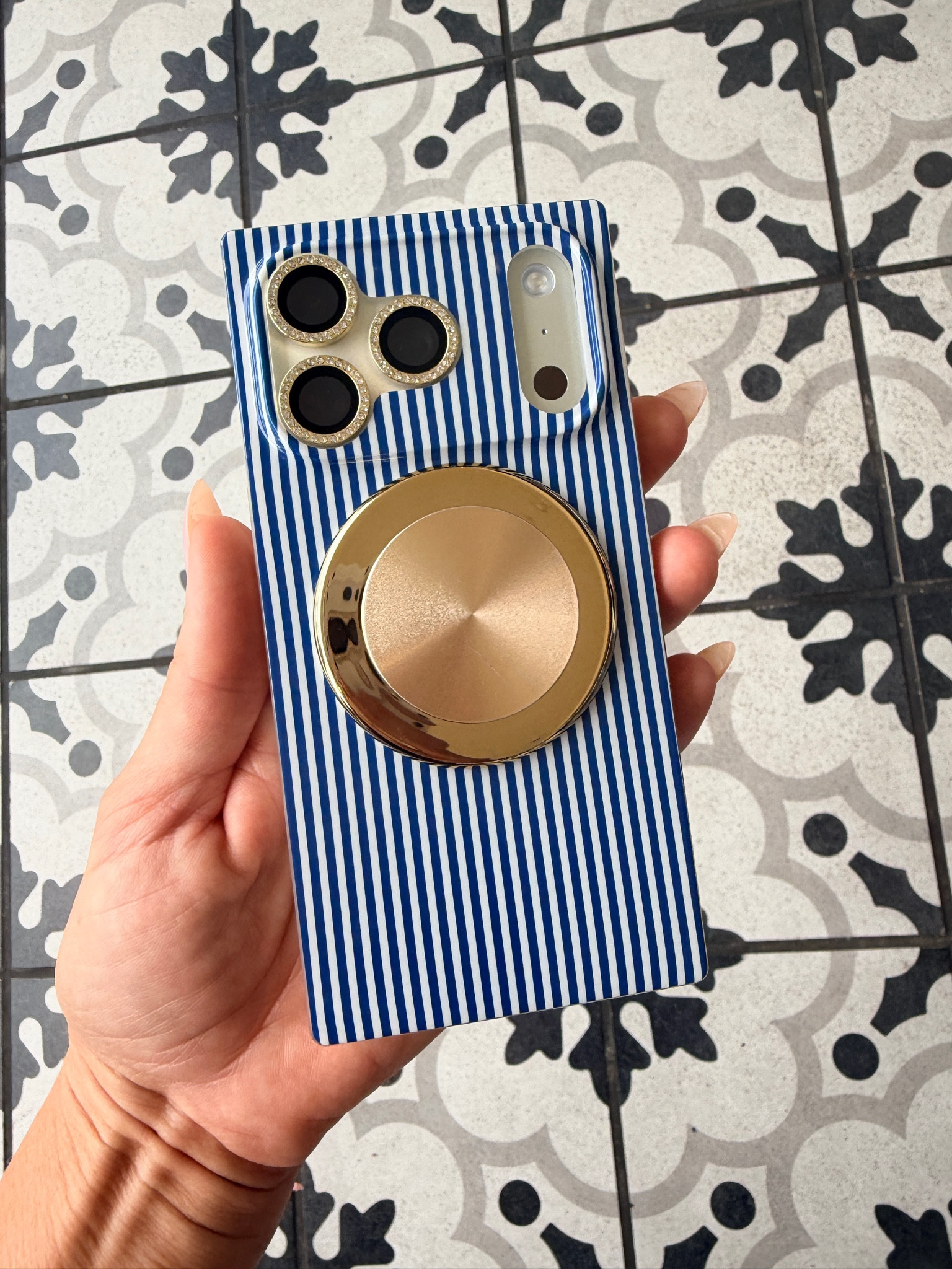 My phone case set up

IPhone fit 💙

#LTKmomlife #LTKootd #LTKHome