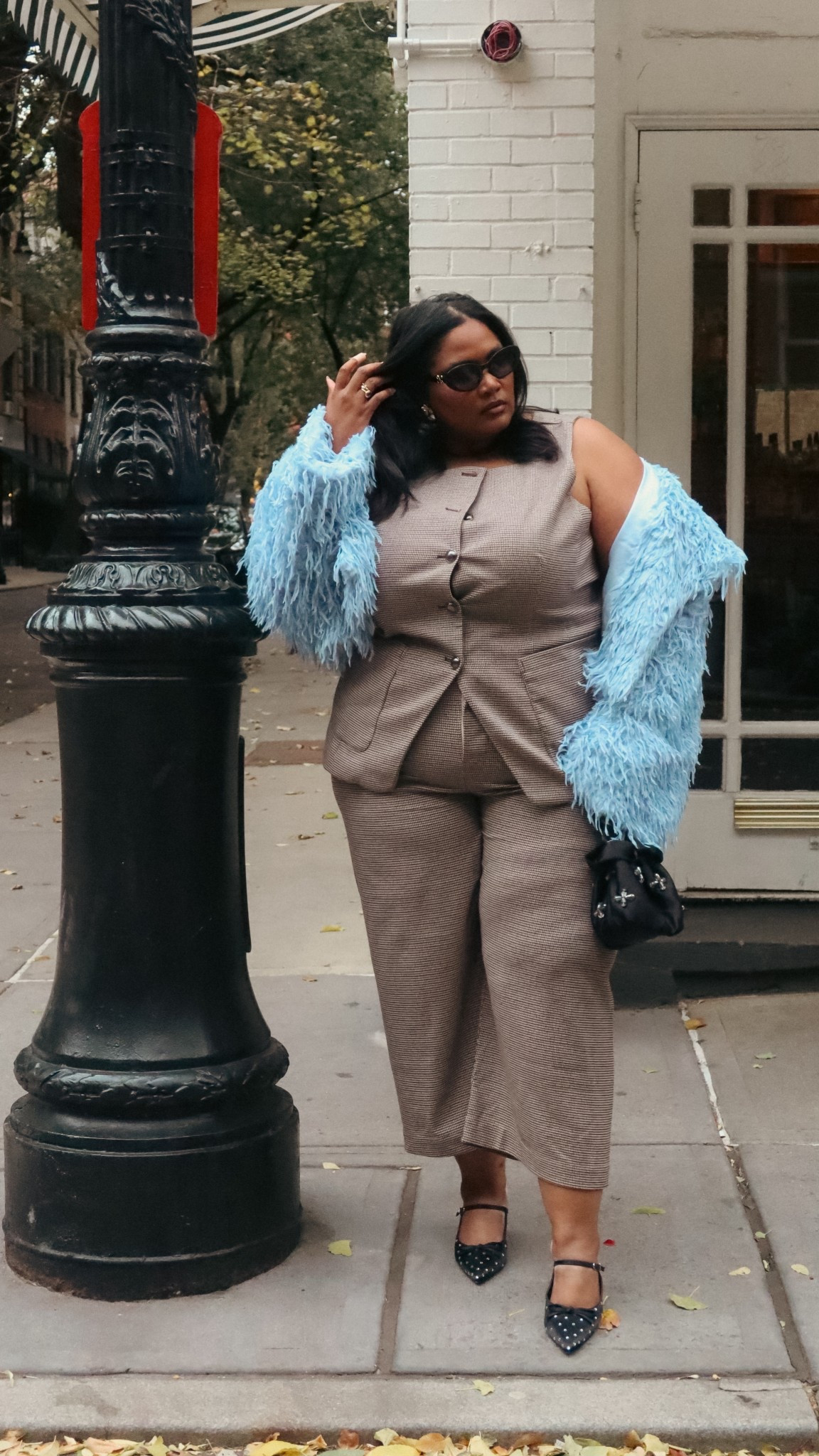 Holiday casual chic with a little texture moment.


#LTKStyleTip #LTKHoliday #LTKPlusSize