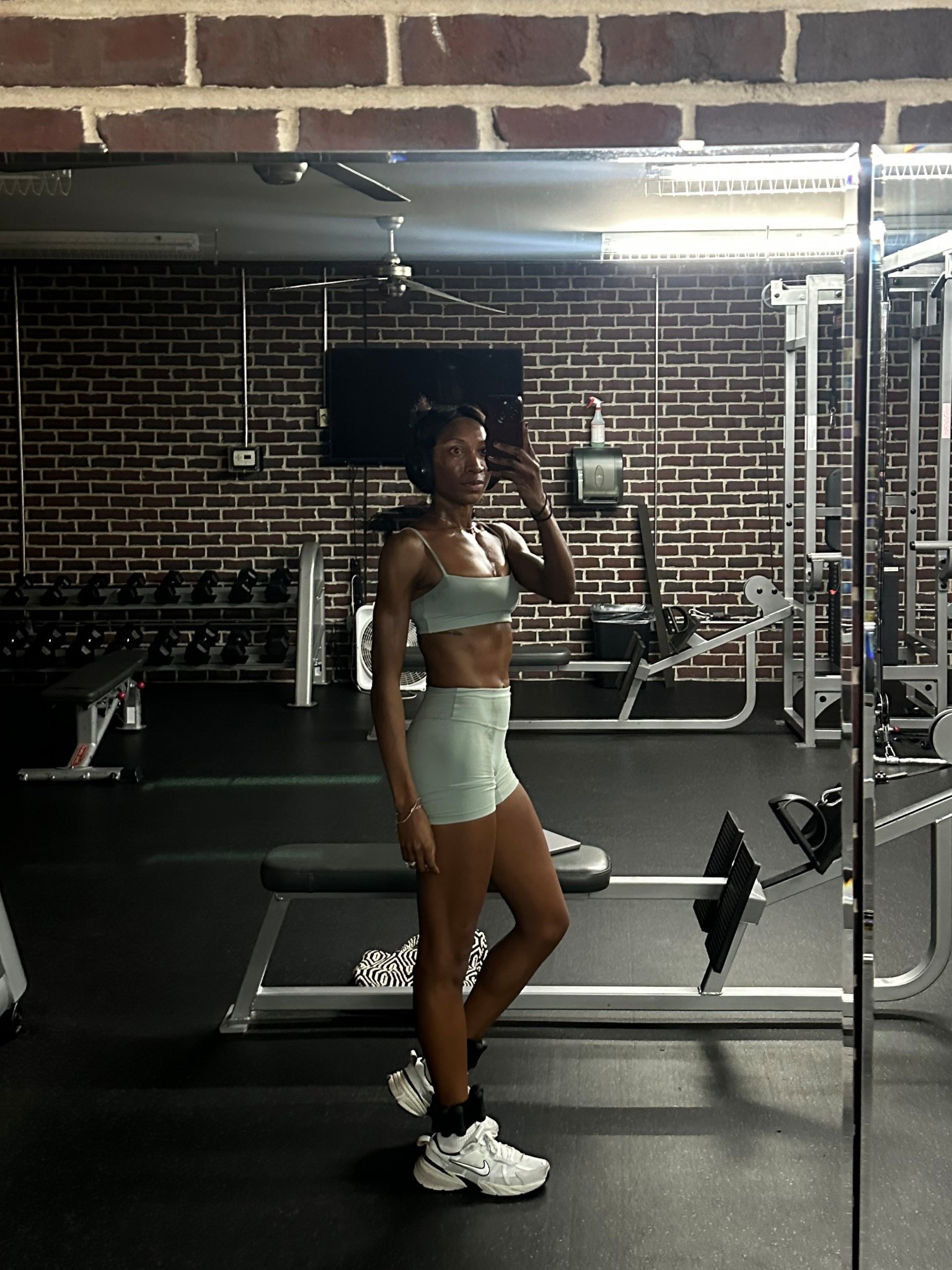 this brand is literally a BETTER dupe of form activewear….🩵 (shade mineral)